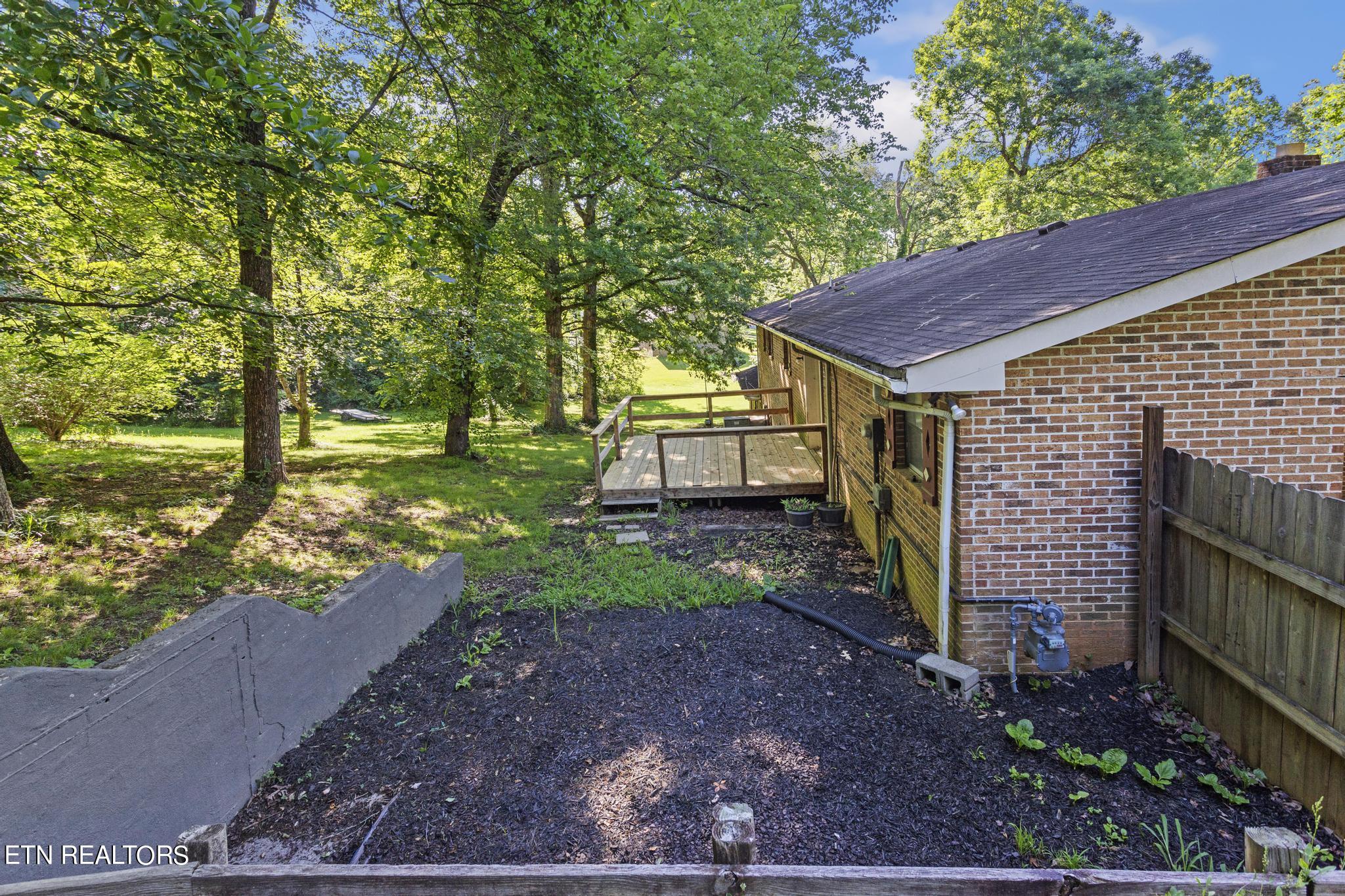 404 Hillcrest Drive