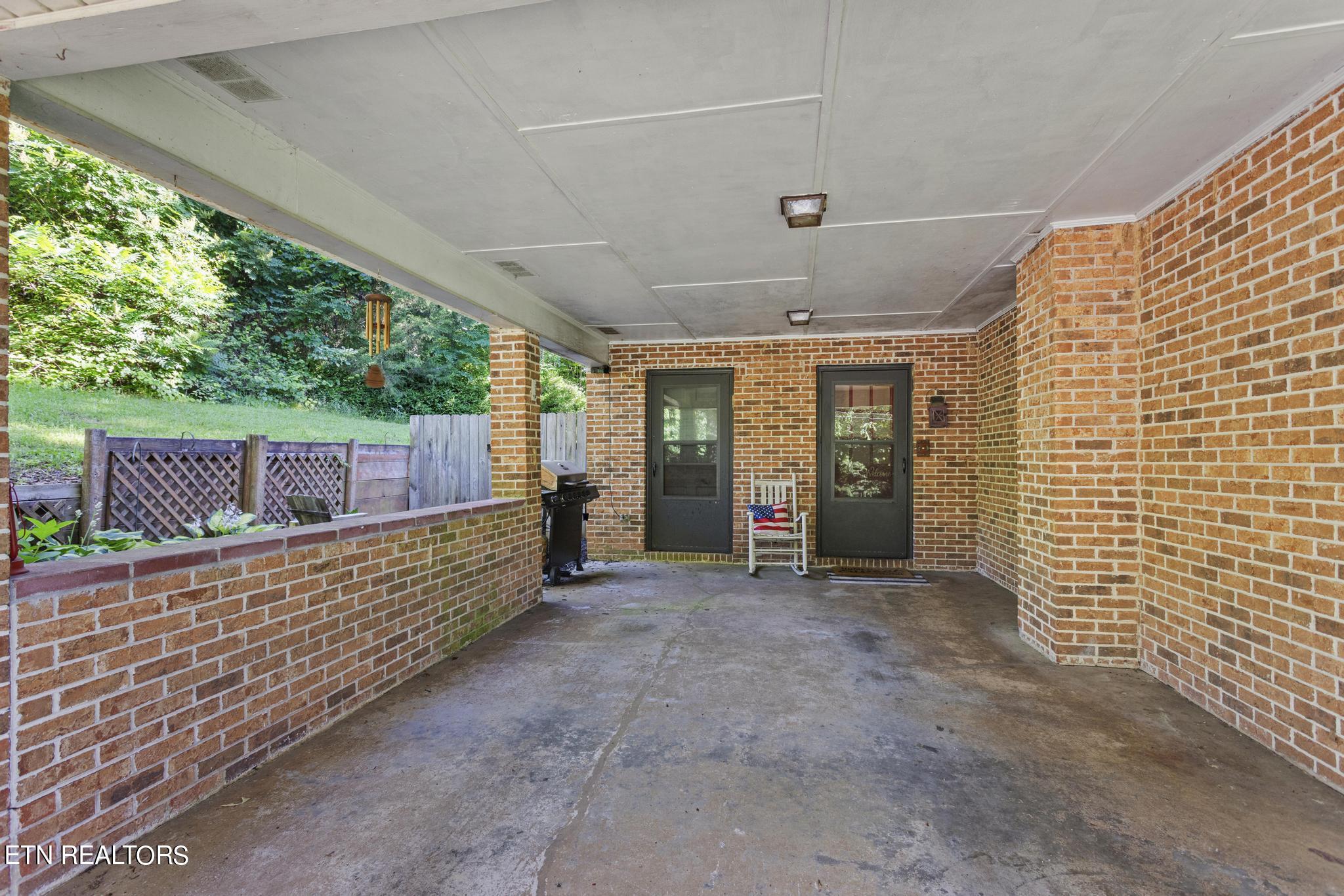 404 Hillcrest Drive