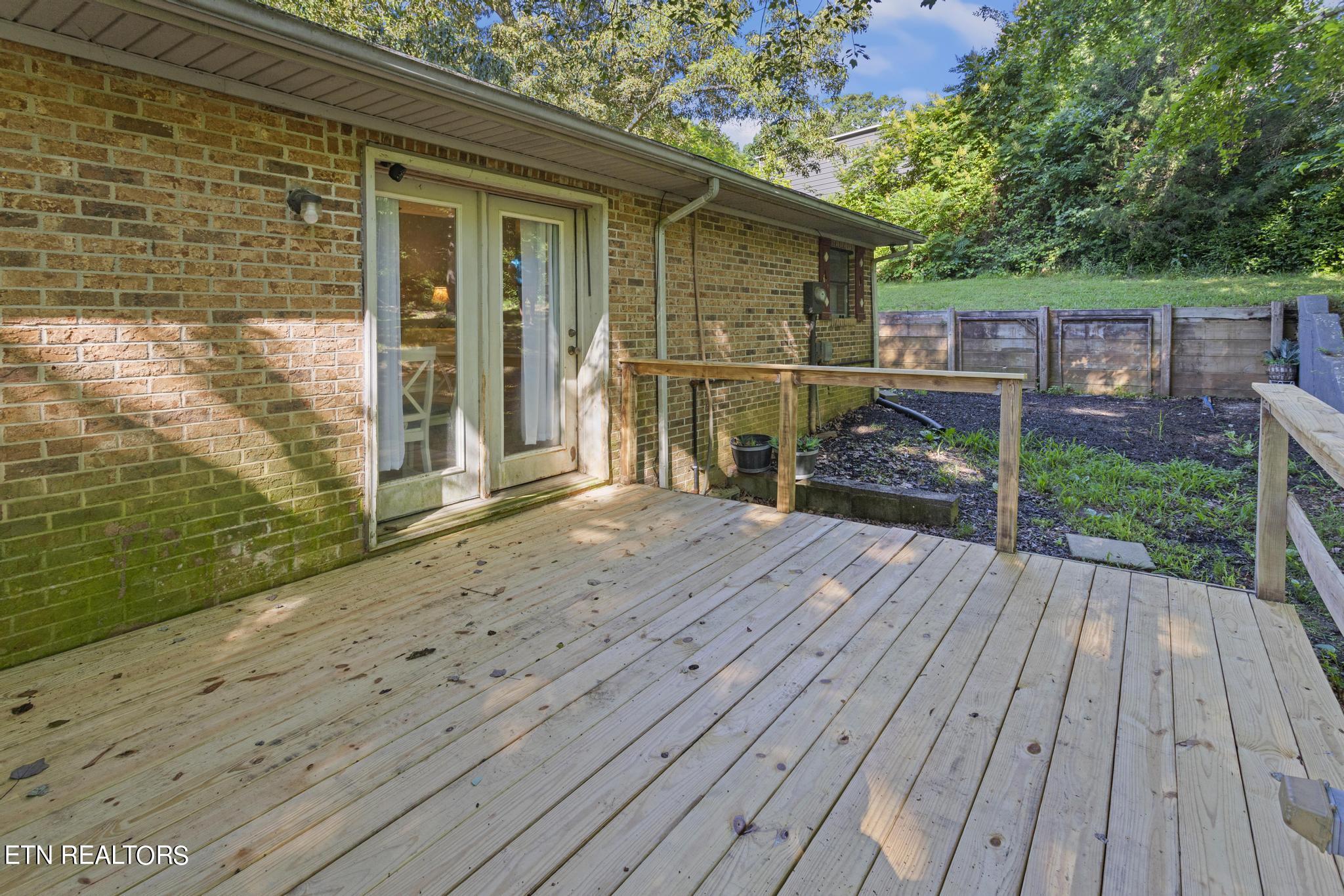 404 Hillcrest Drive