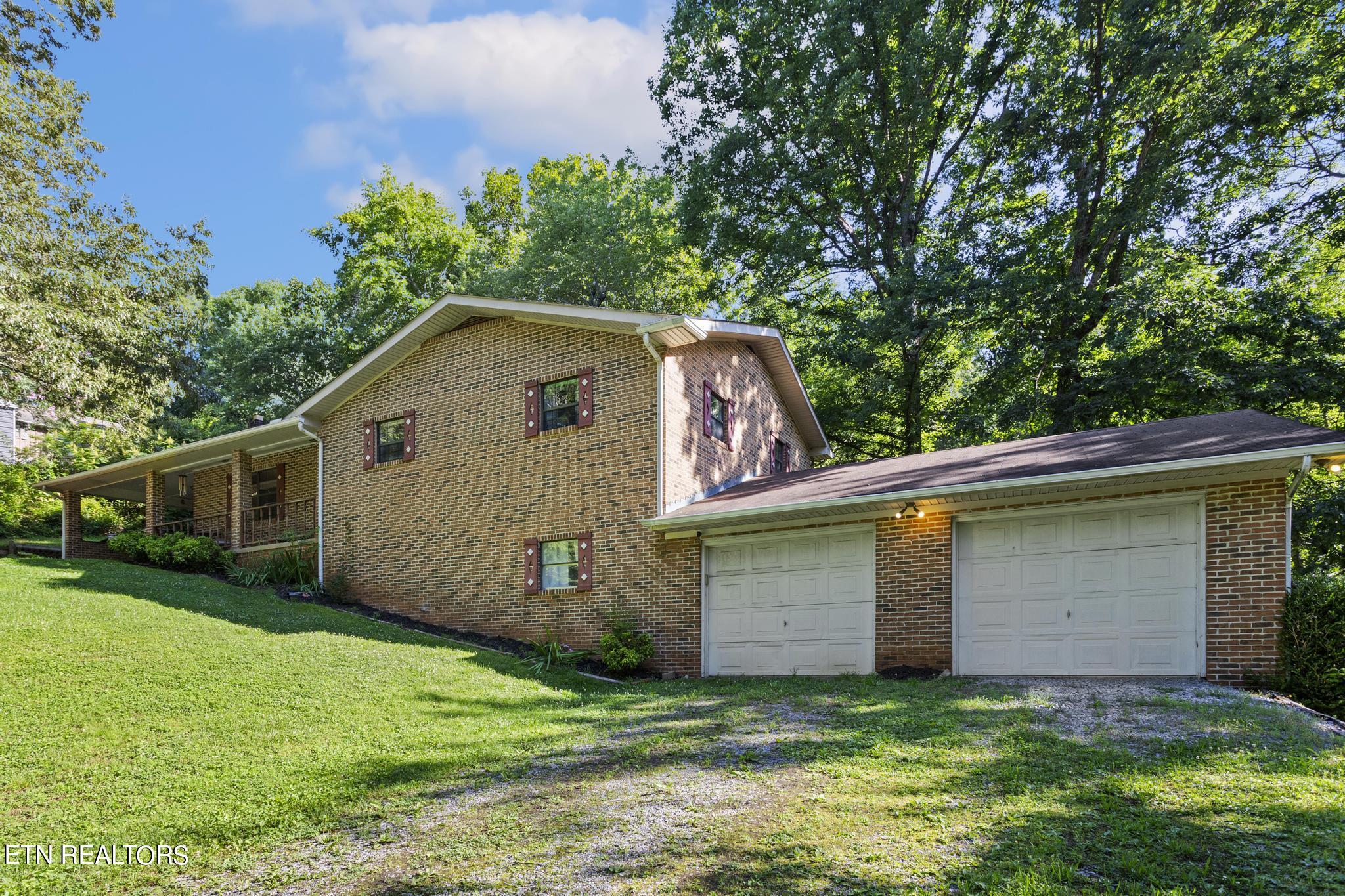 404 Hillcrest Drive
