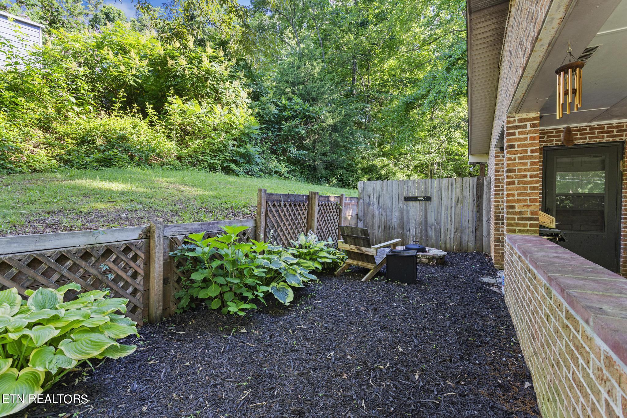 404 Hillcrest Drive