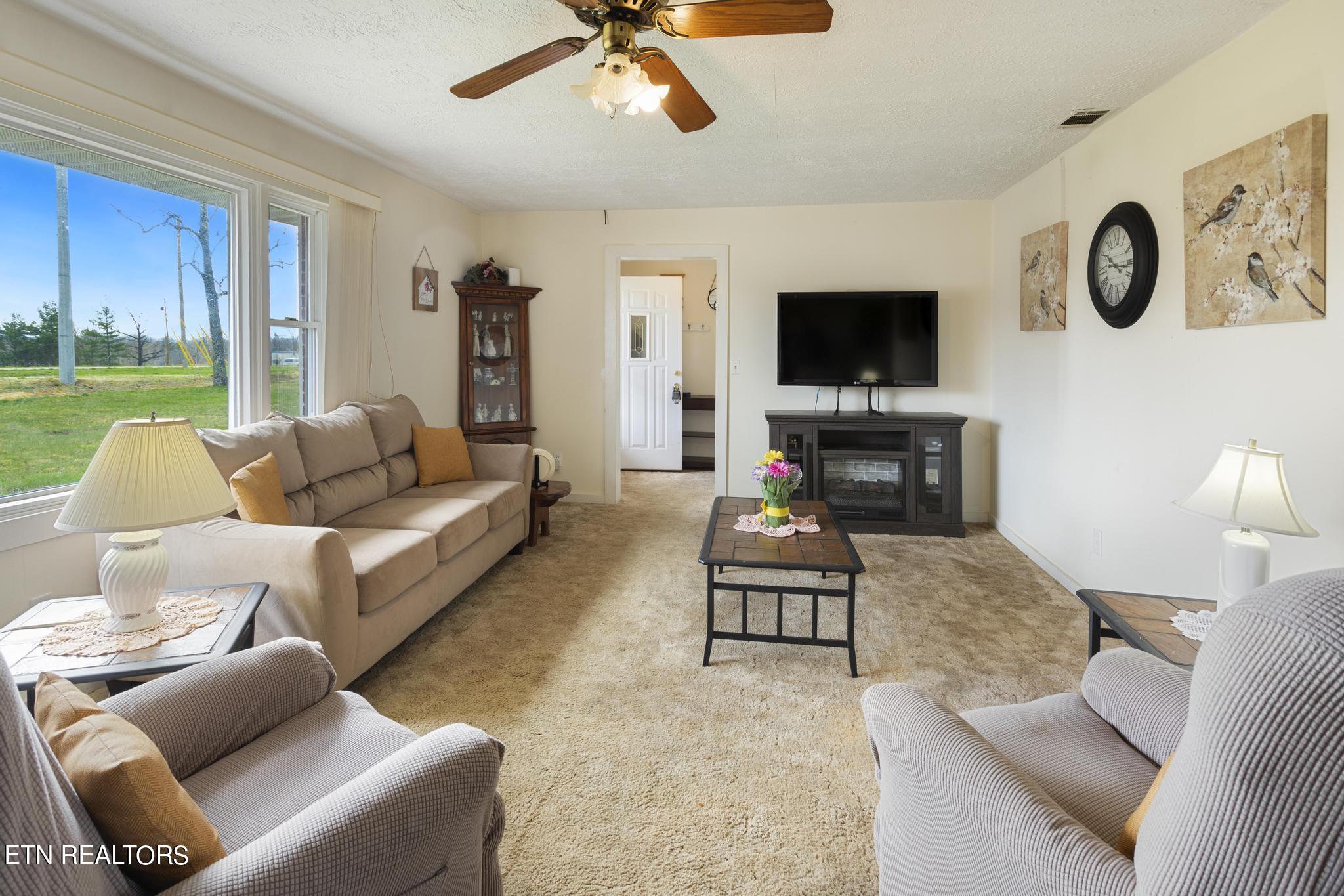 7049 Highway 127N