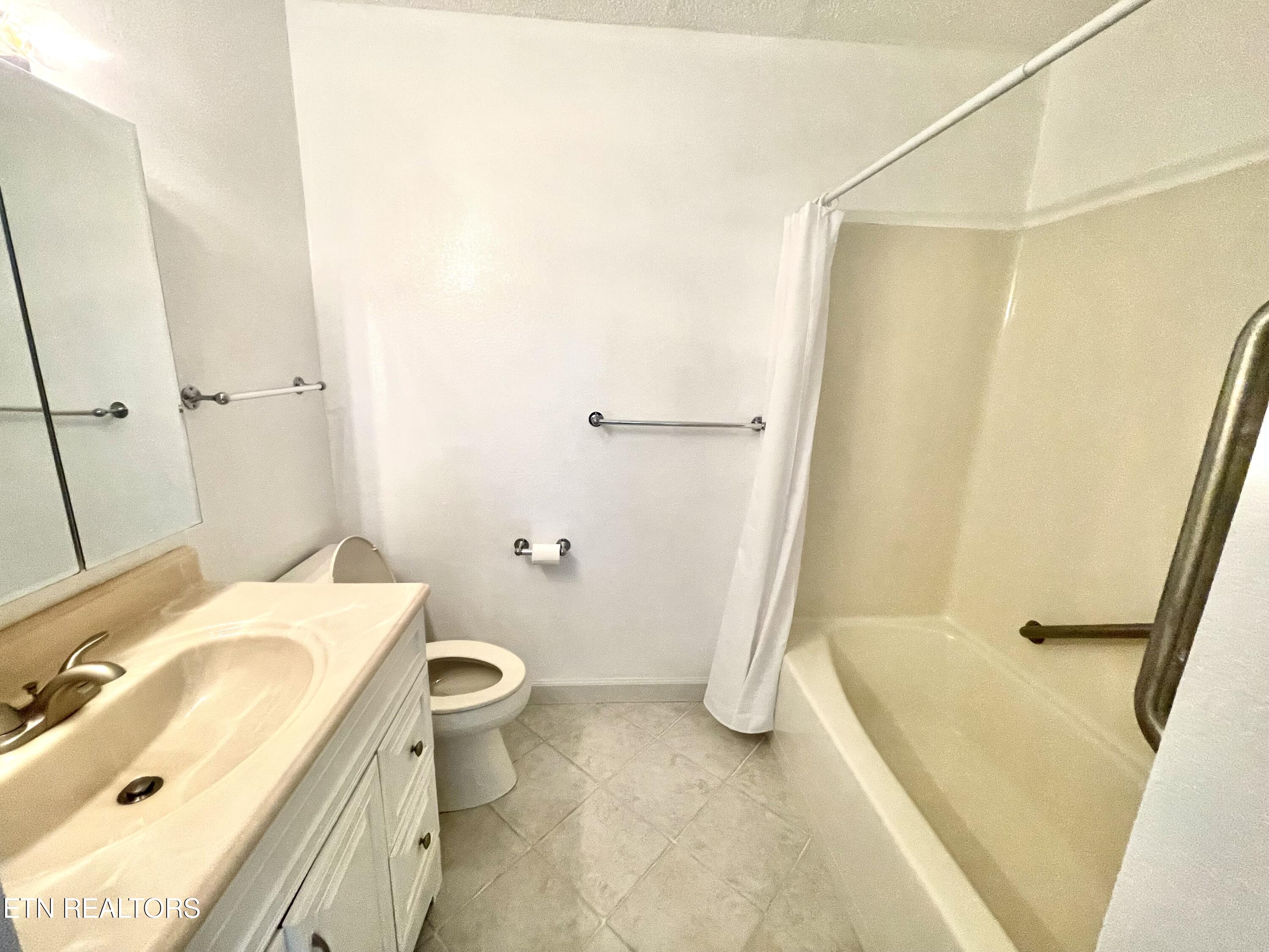 112 Wilshire Heights Drive