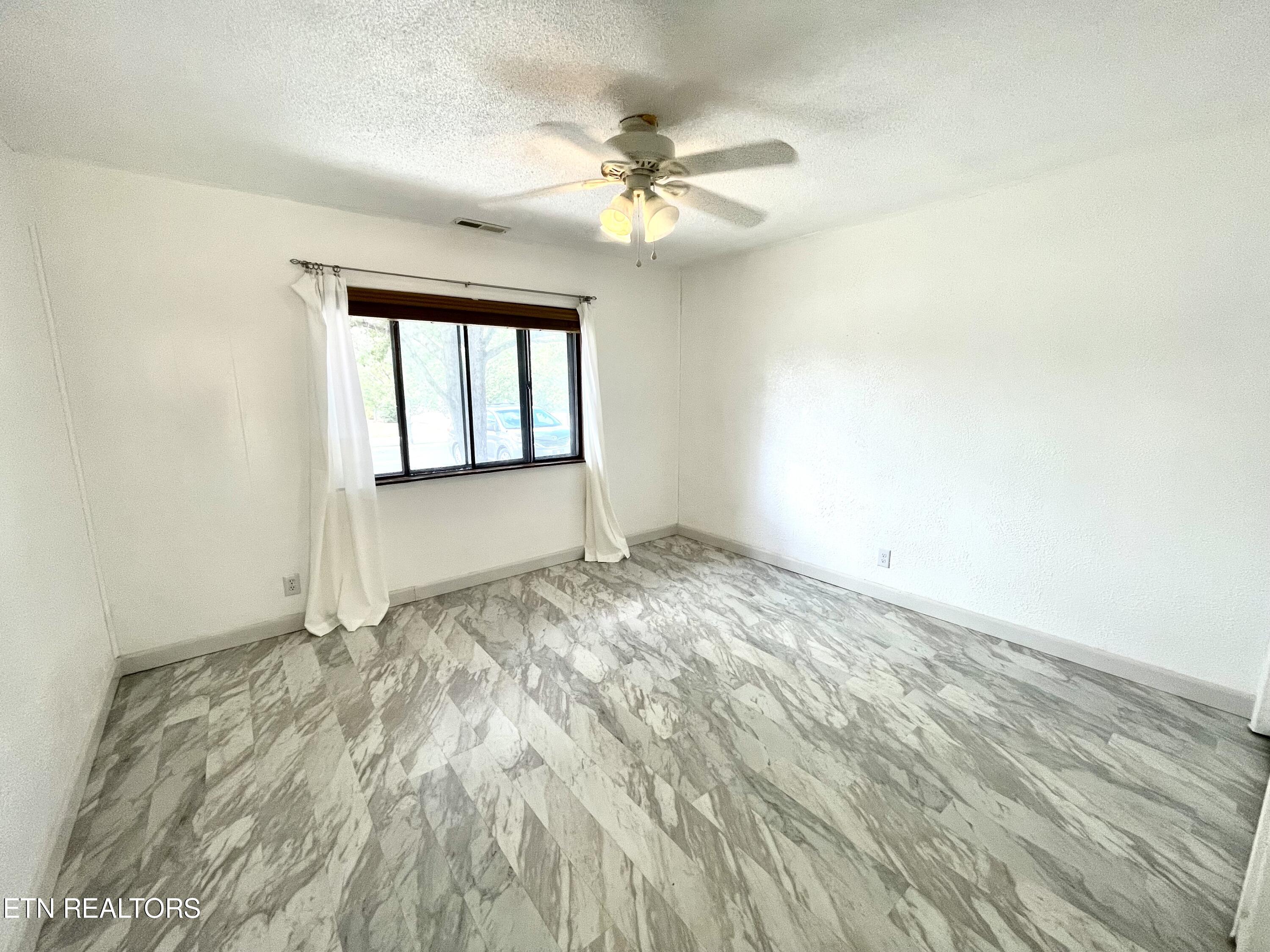 112 Wilshire Heights Drive