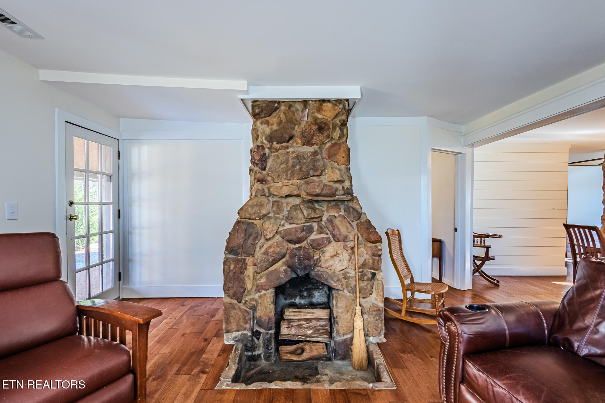 909 Brentwood Drive