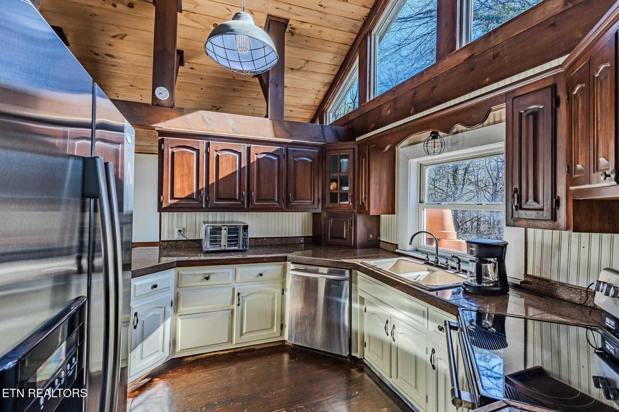 909 Brentwood Drive