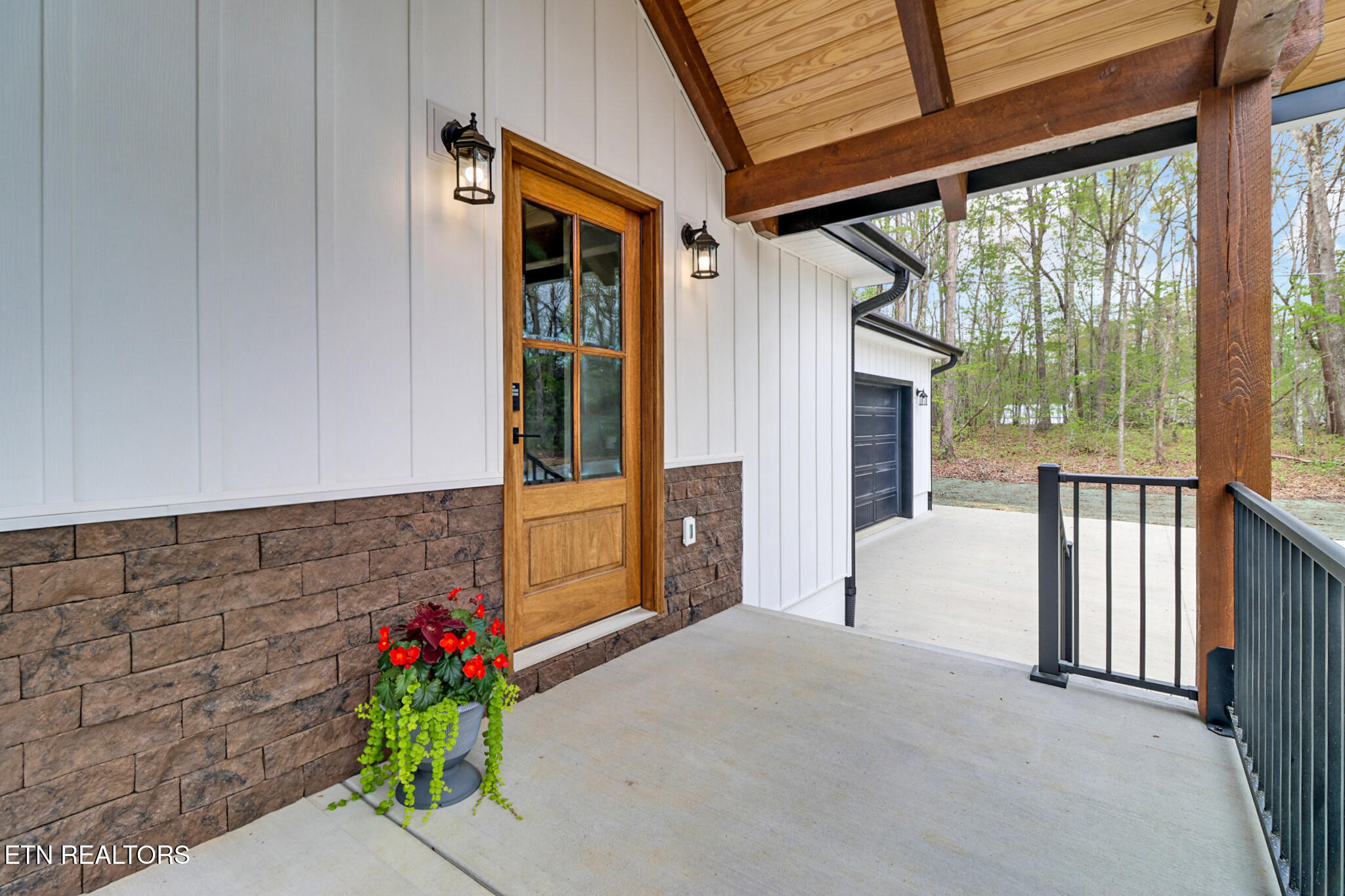 851 Riverchase Tr