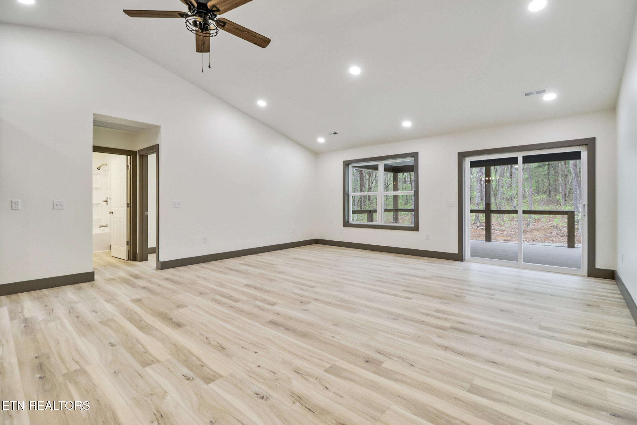 851 Riverchase Tr