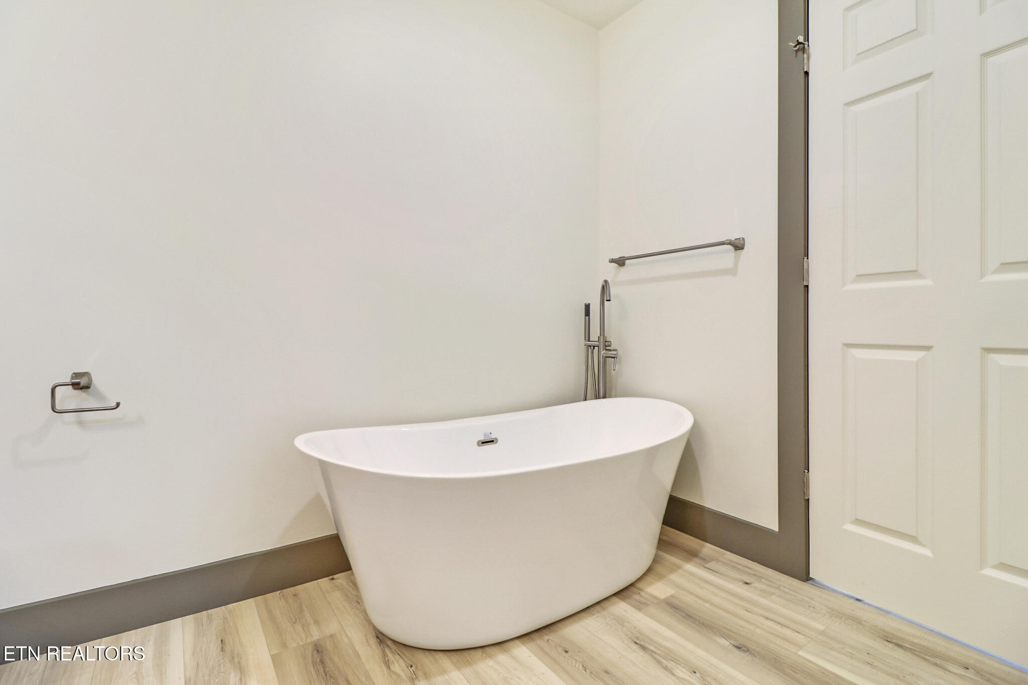 851 Riverchase Tr