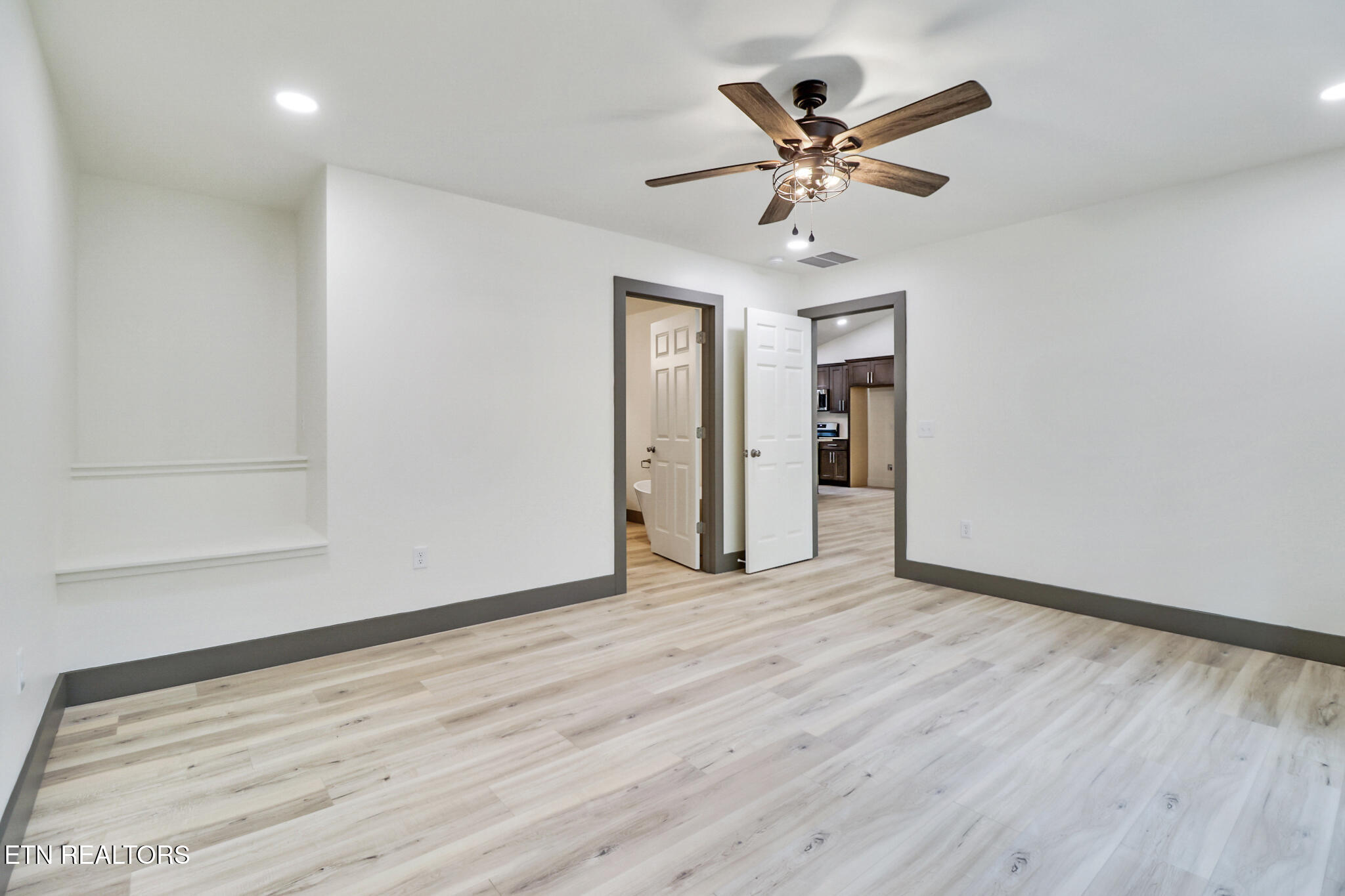 851 Riverchase Tr