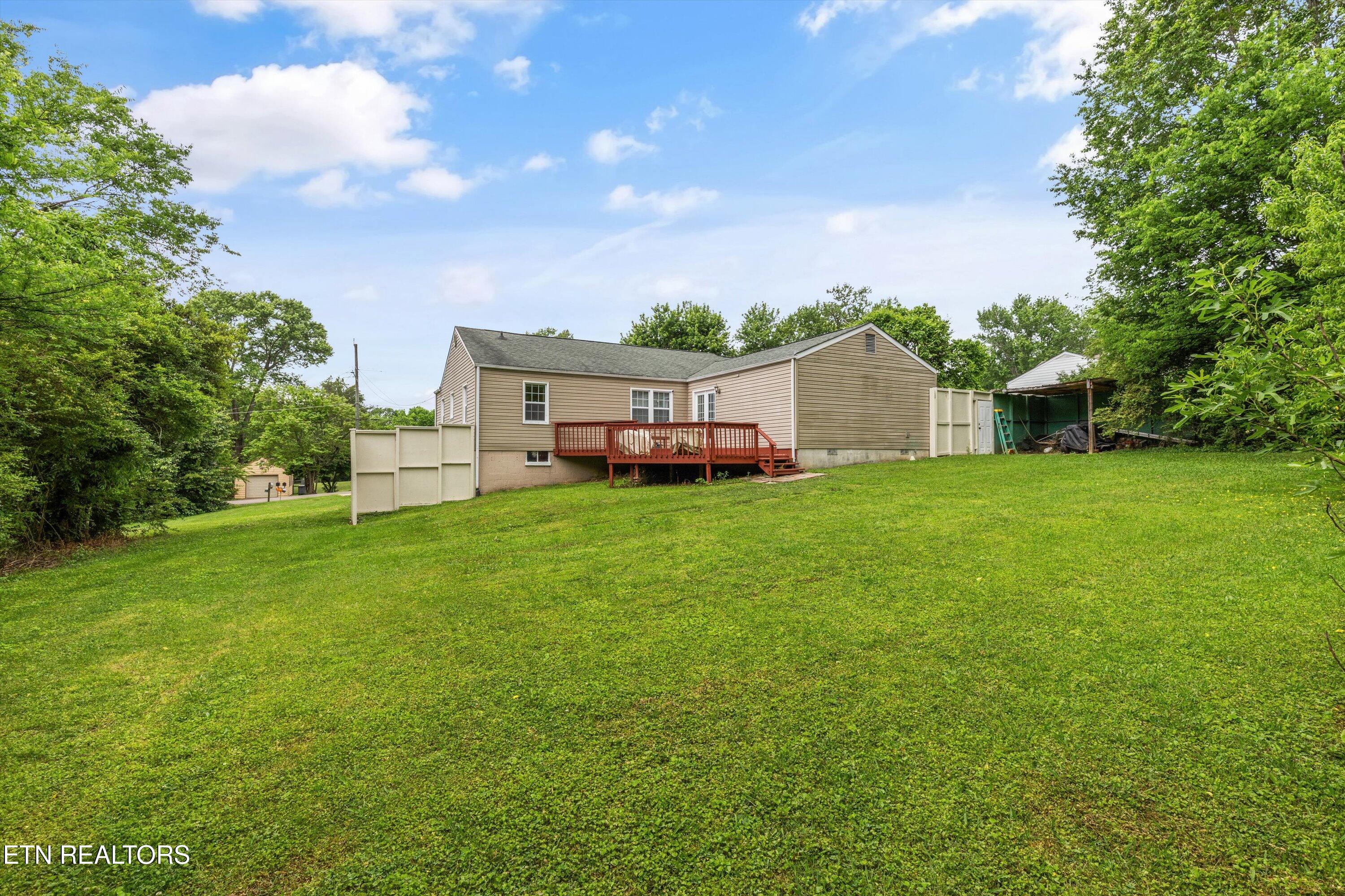 6202 Thomas Rd