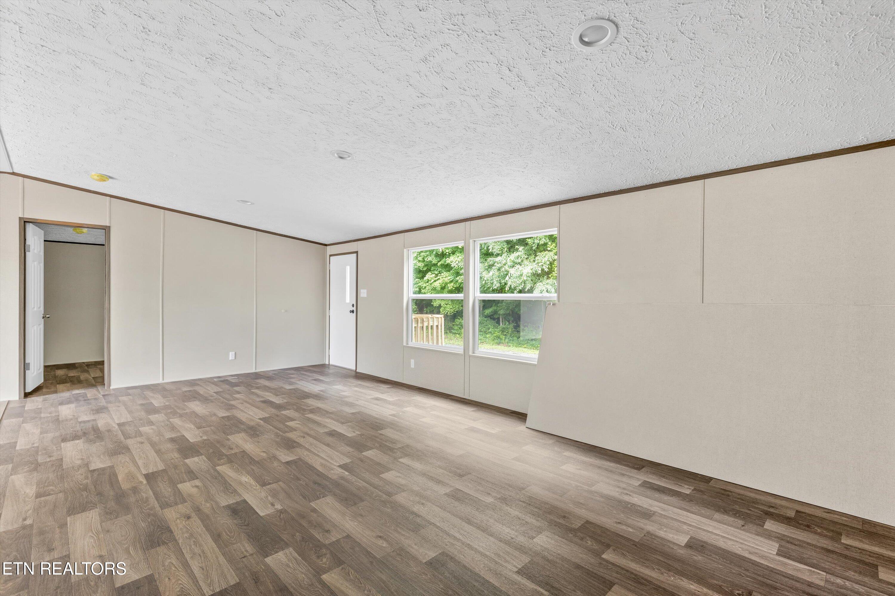 2000 Velma Rd