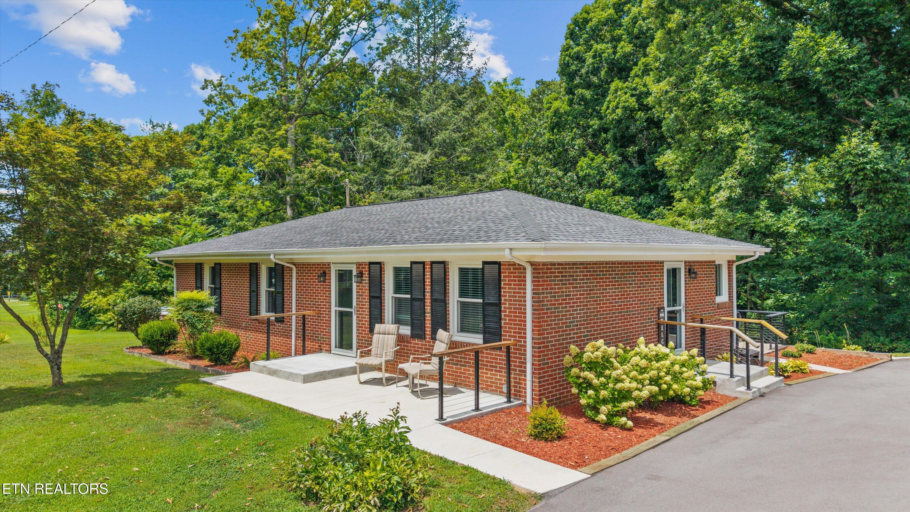 304 County Farm Rd