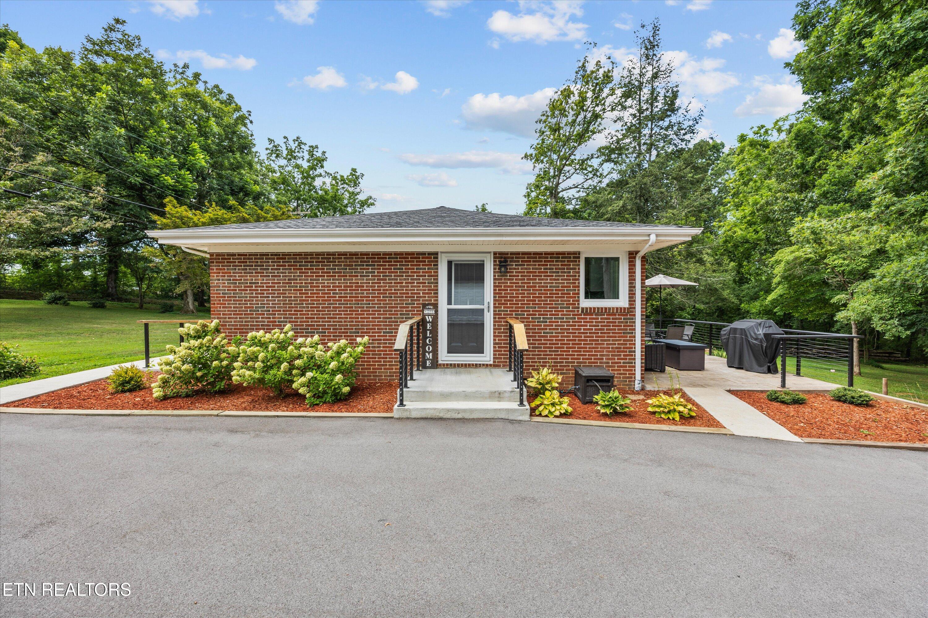 304 County Farm Rd