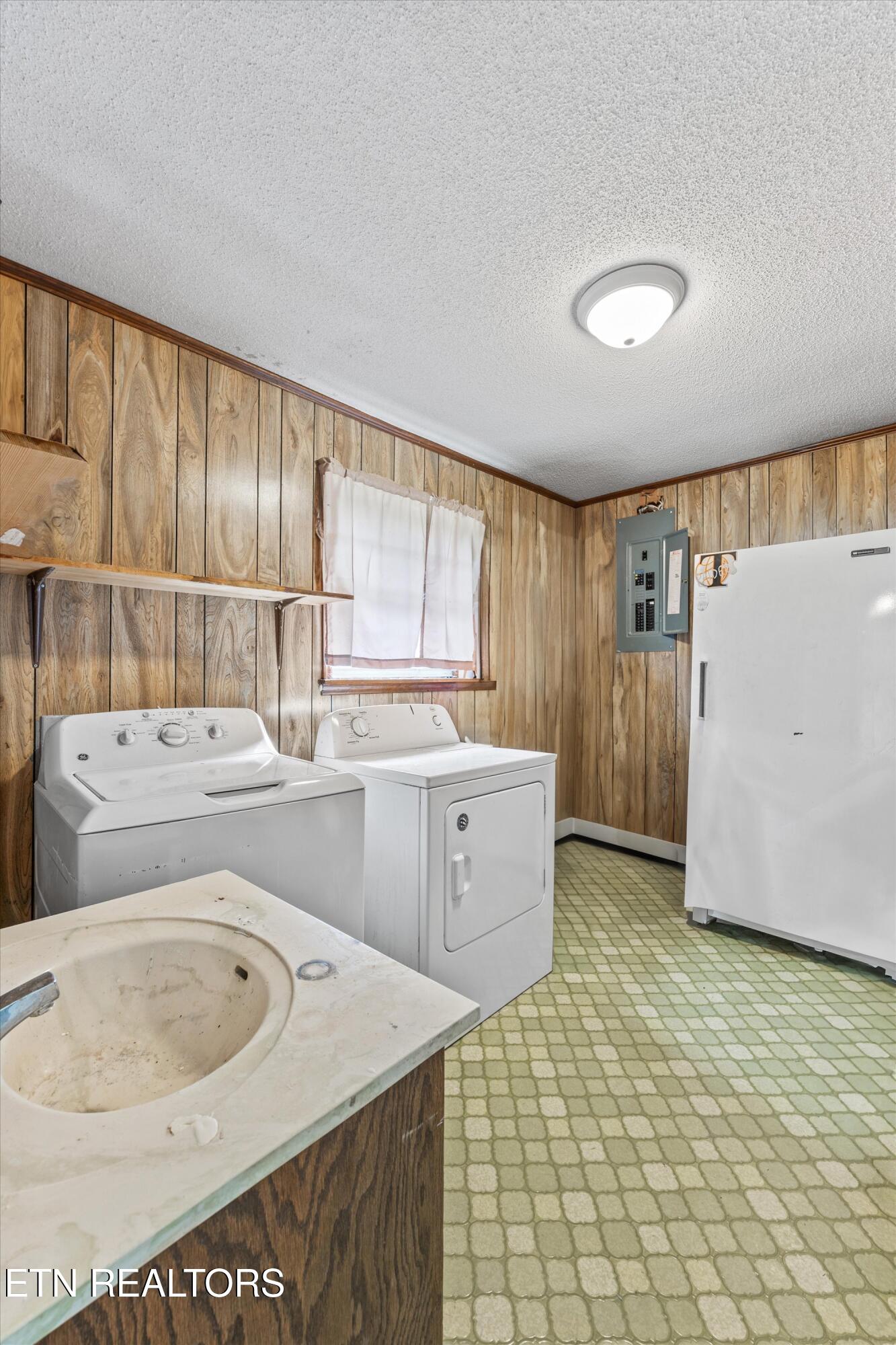 4655 W State Highway 30