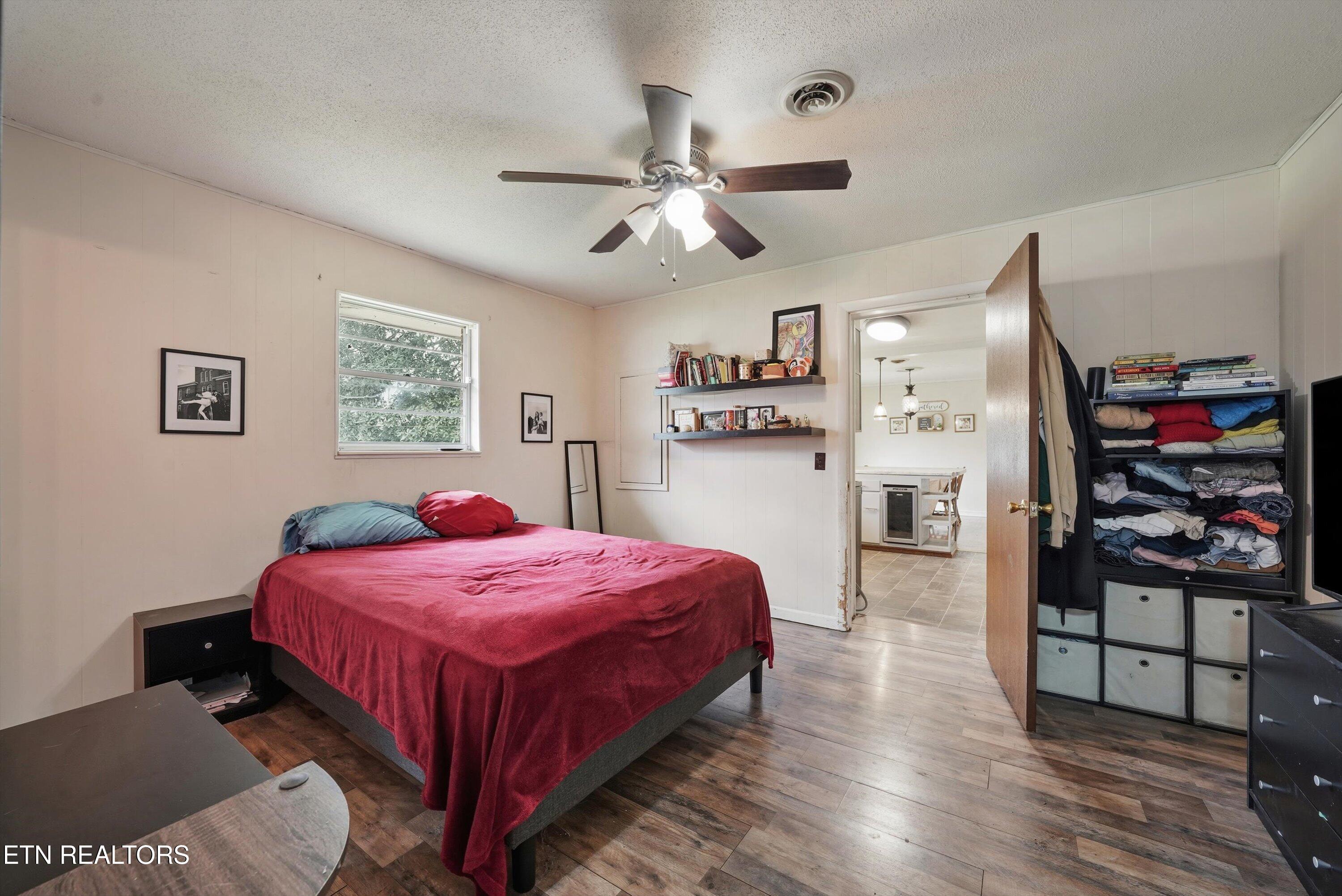 194 Meadowview Lane