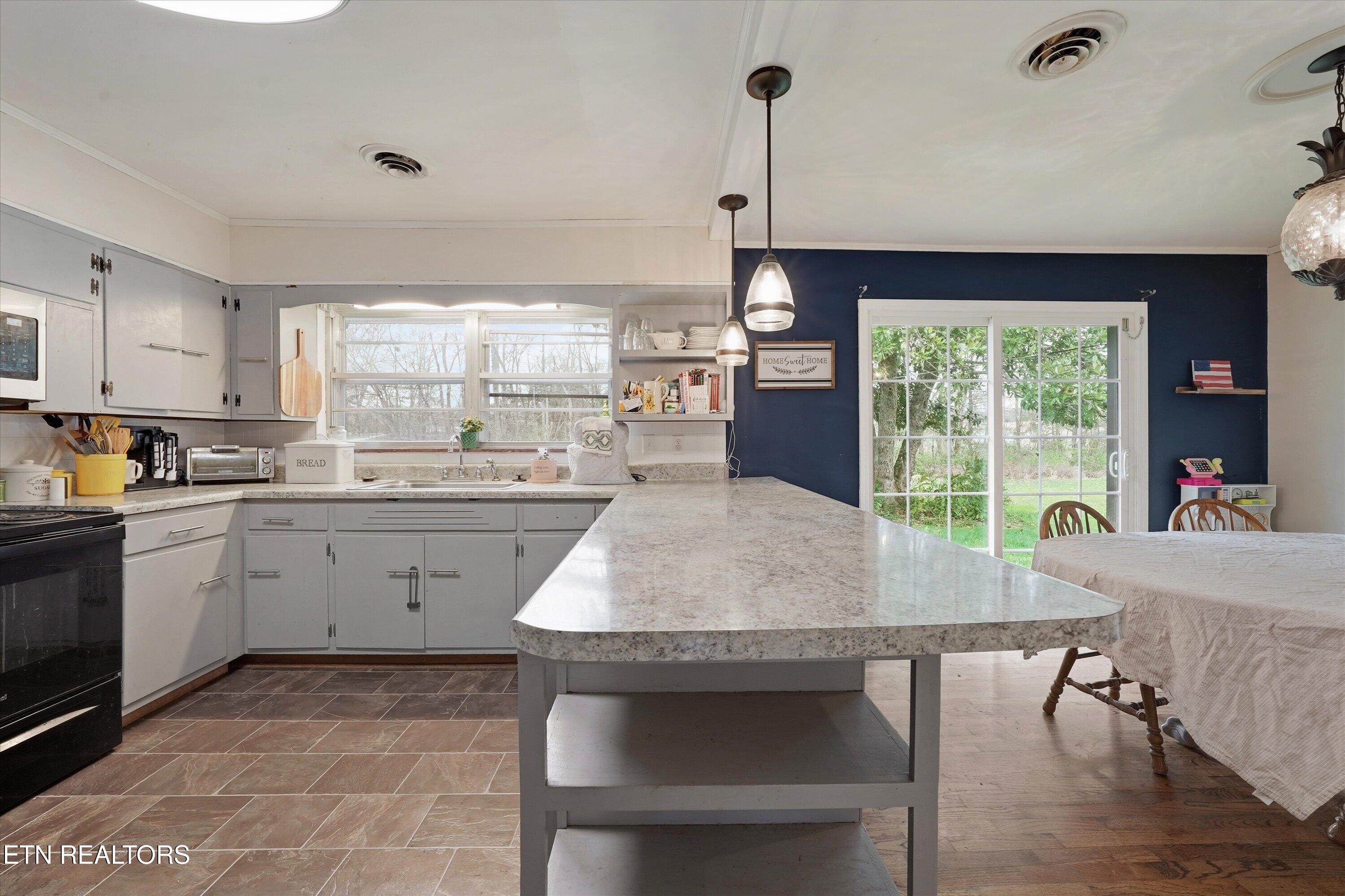 194 Meadowview Lane