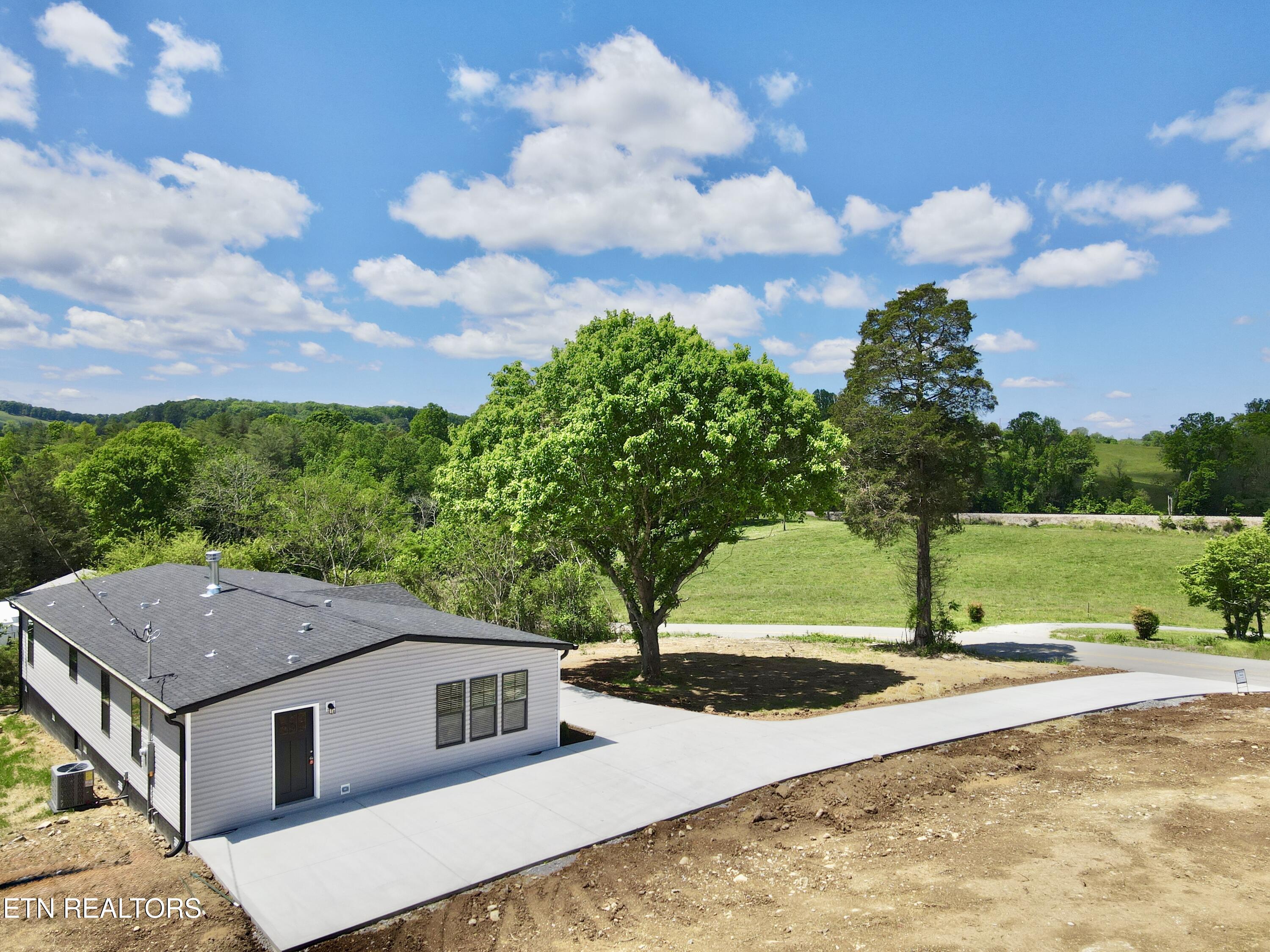859 Straight Creek Rd