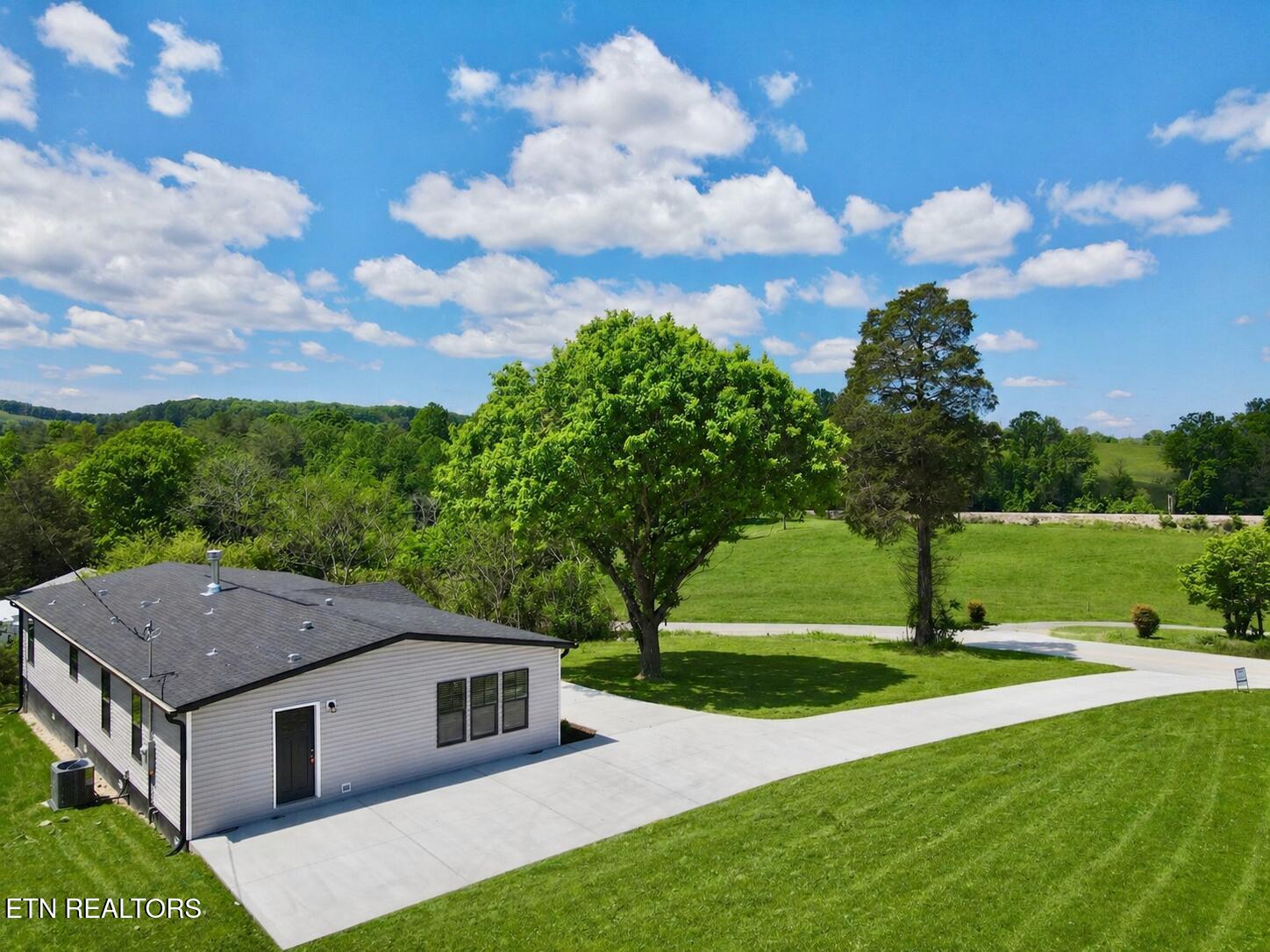 859 Straight Creek Rd