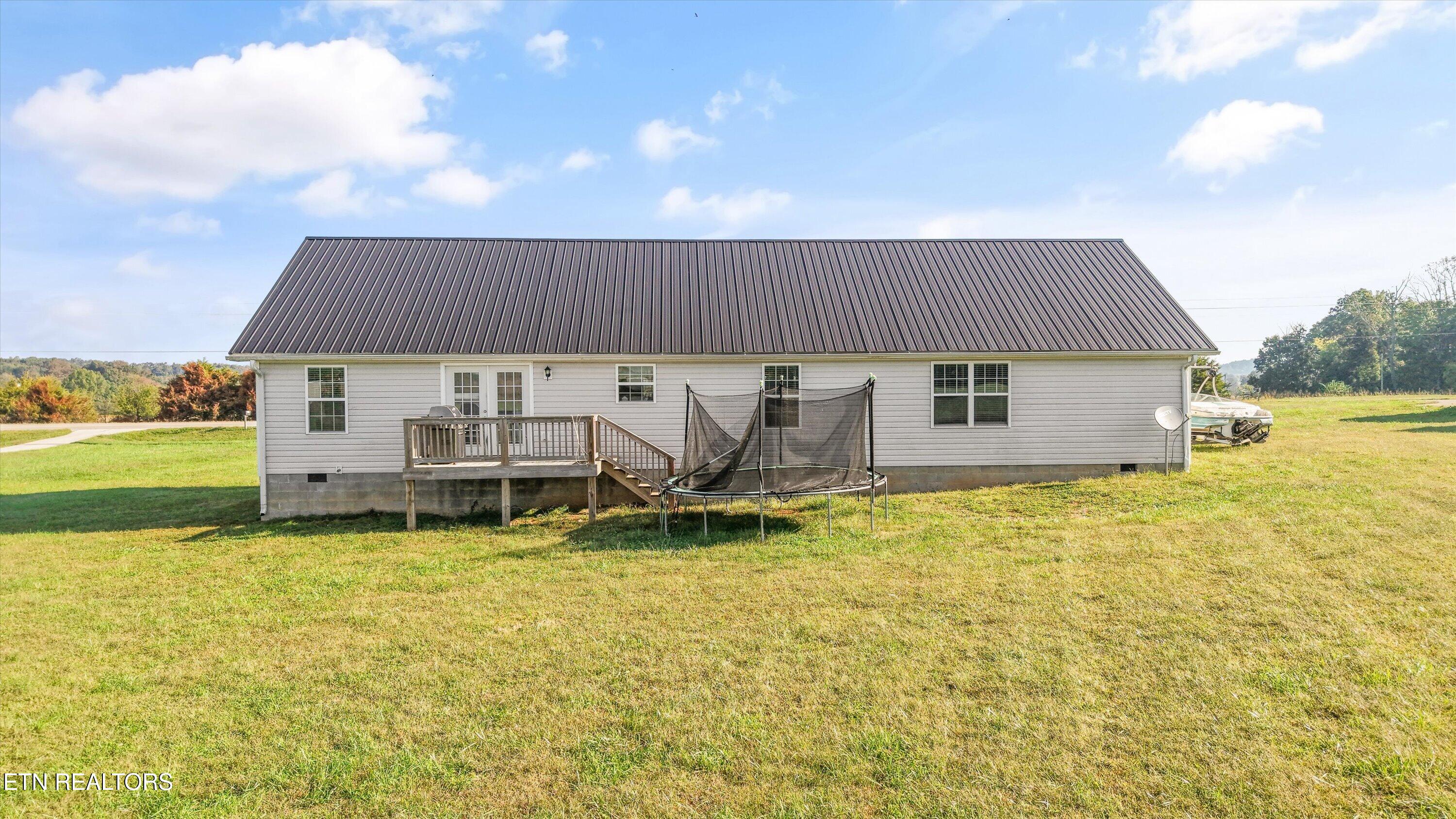 935 Oakland Rd
