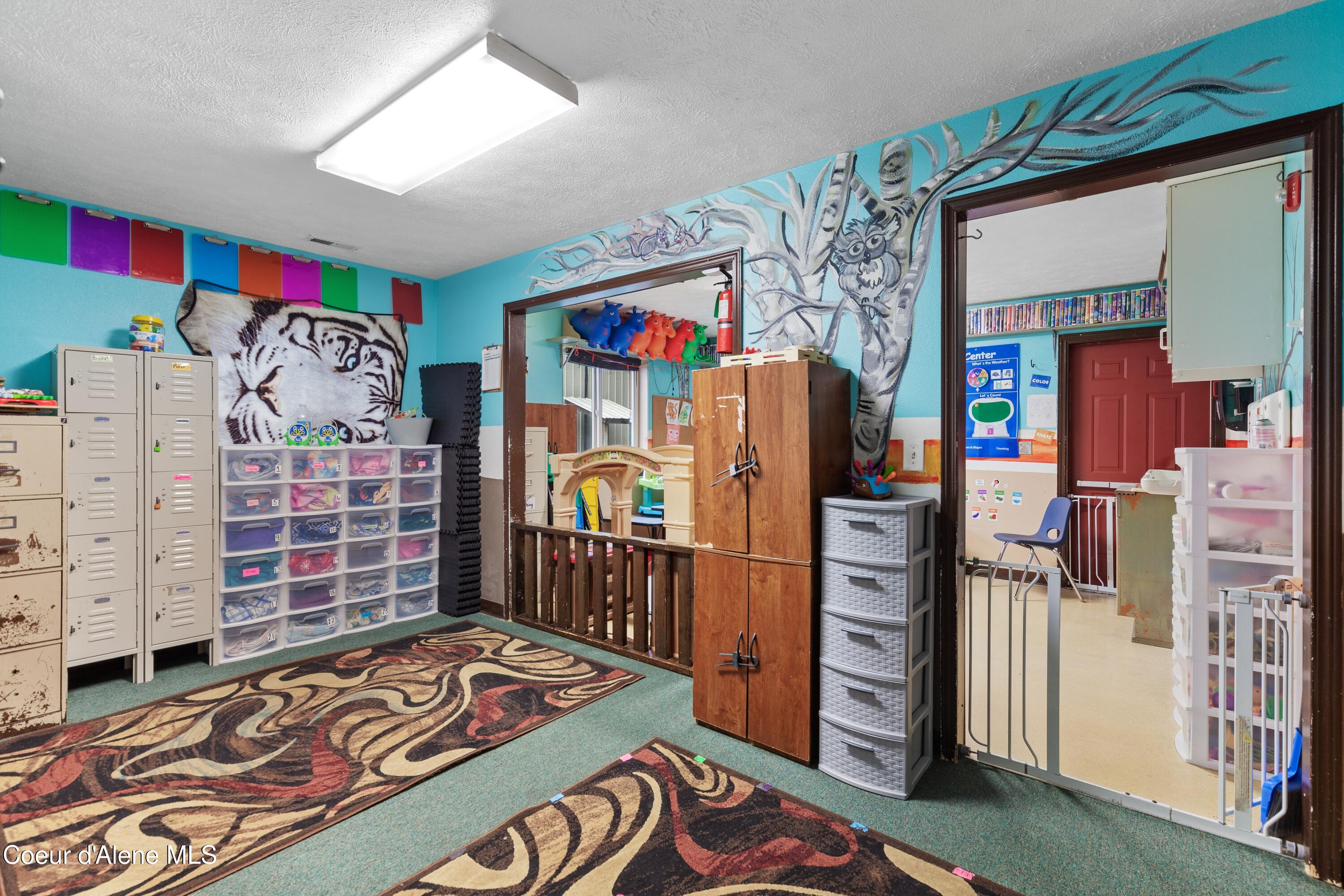 1461 E 3rd Ave