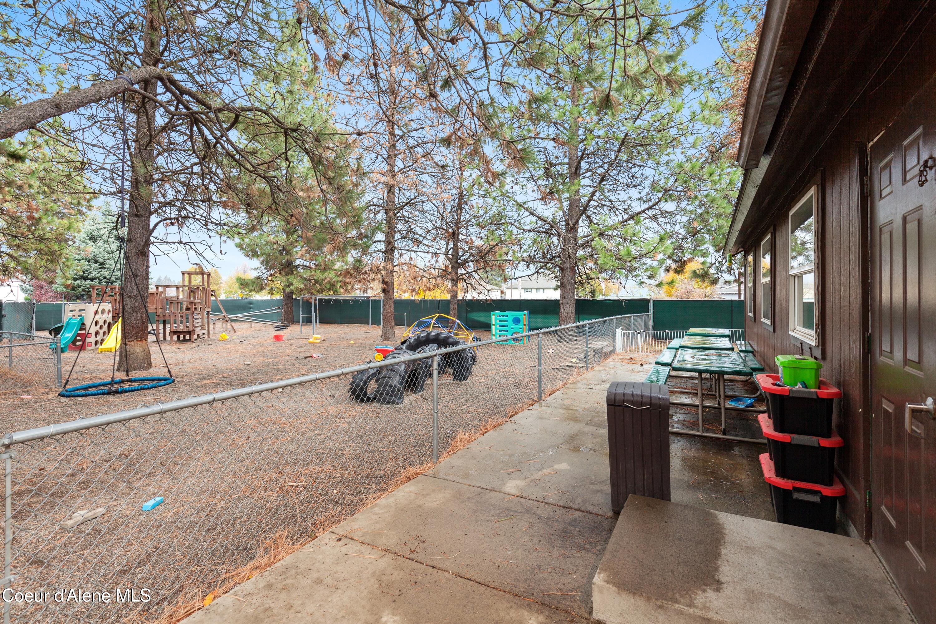 1461 E 3rd Ave