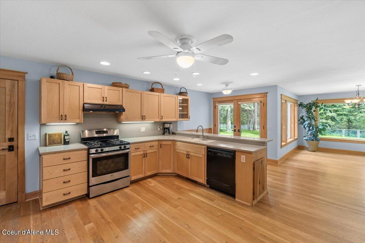 3210 E St. James