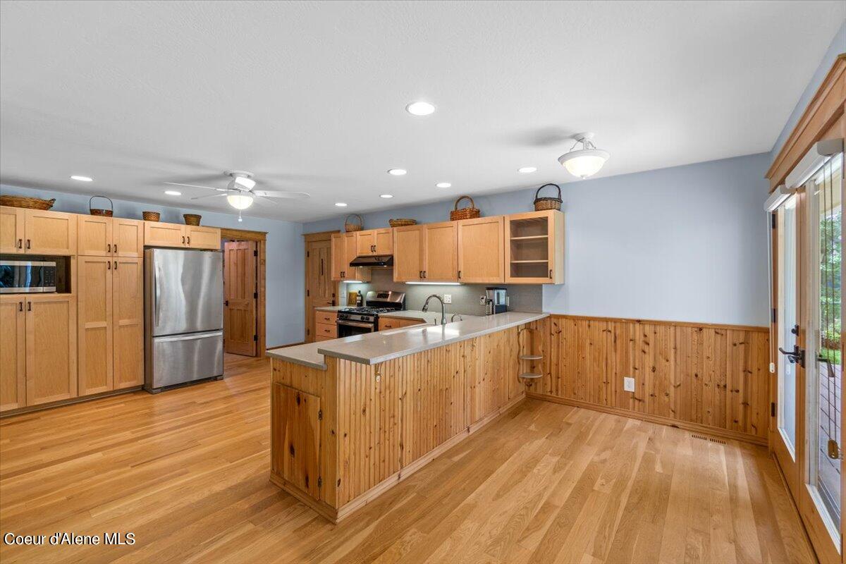 3210 E St. James