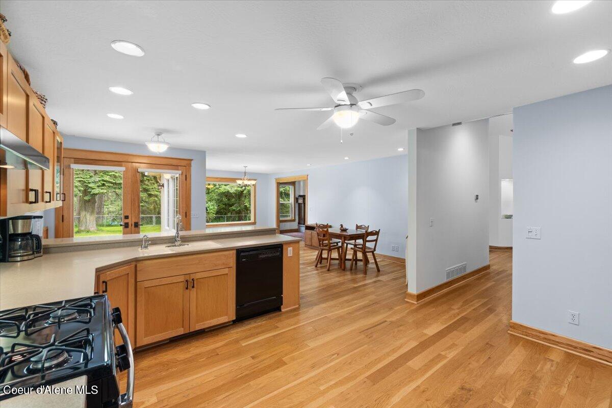 3210 E St. James