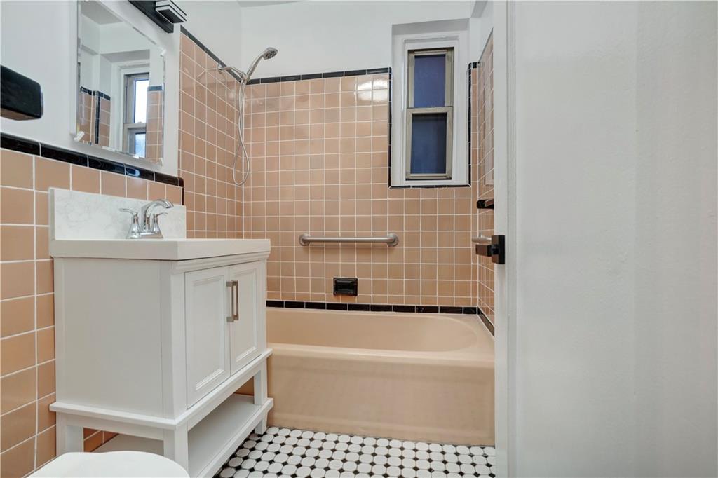 1560 East 18th Street 3B