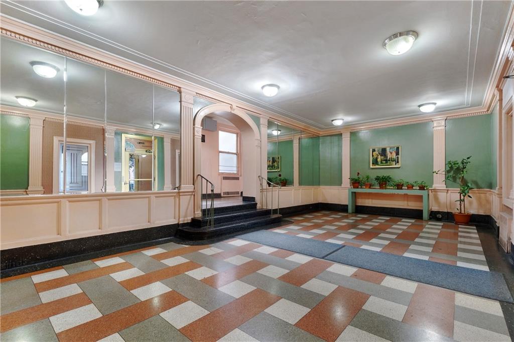 1560 East 18th Street 6A