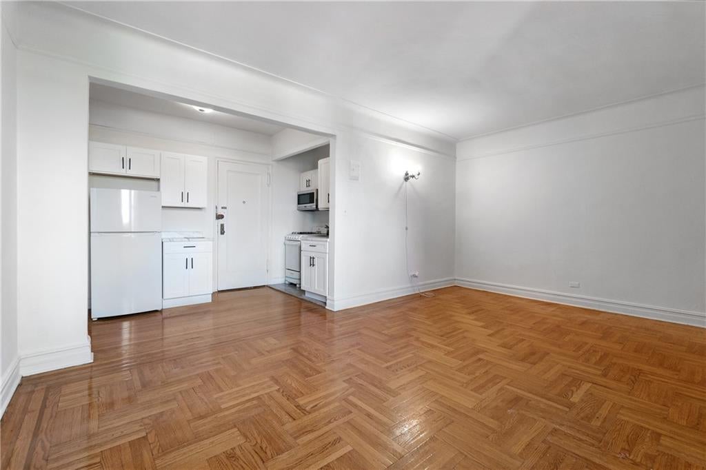 1560 East 18th Street 6A