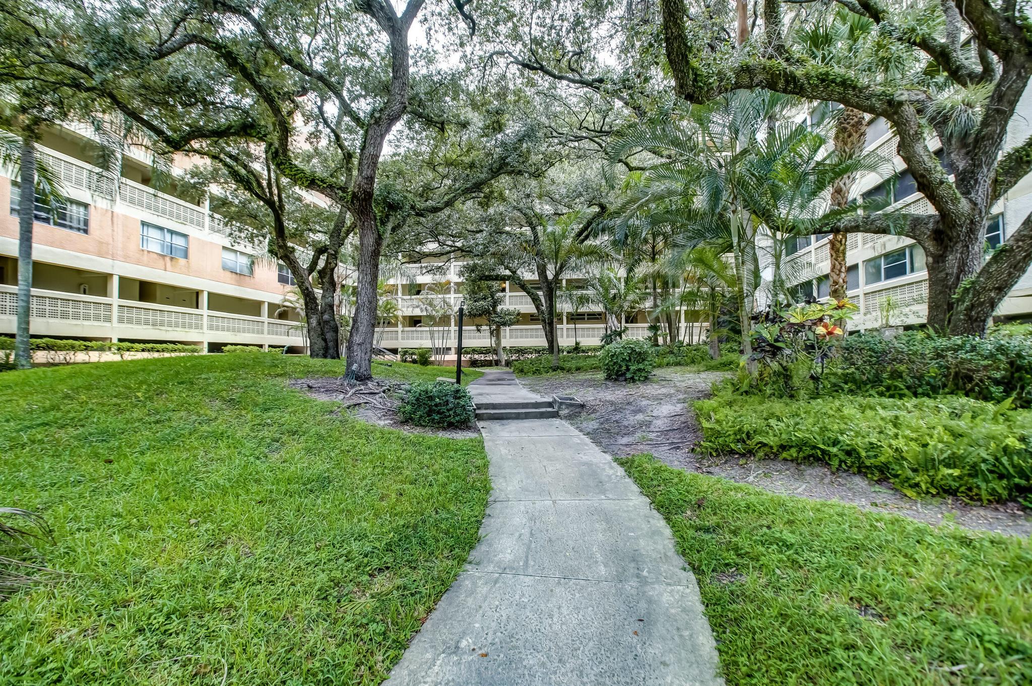 3301 Spanish Moss Terrace 607
