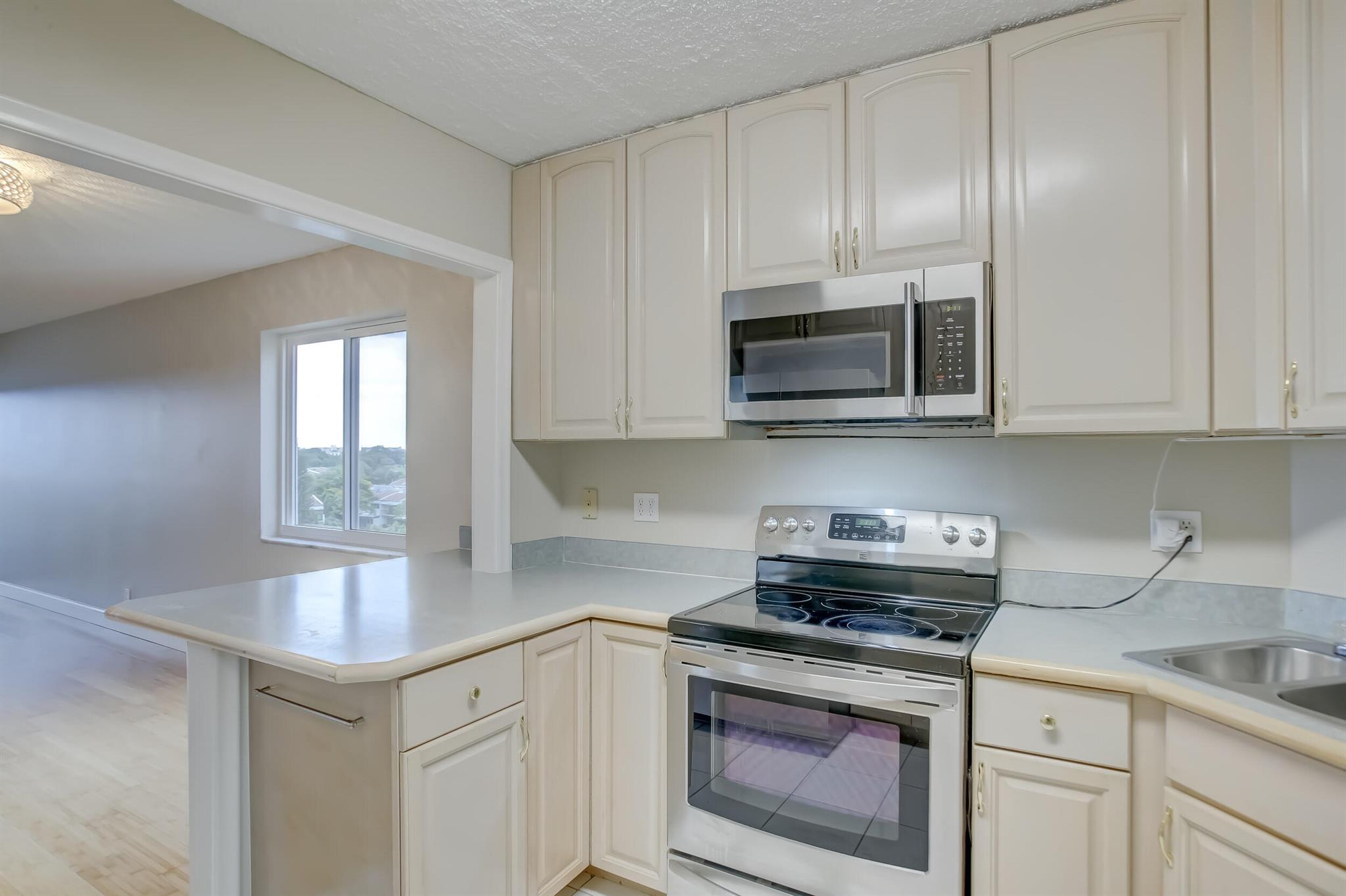 3301 Spanish Moss Terrace 607