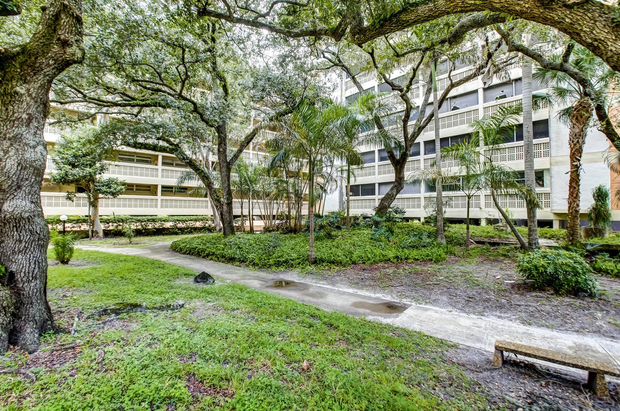 3301 Spanish Moss Terrace 607
