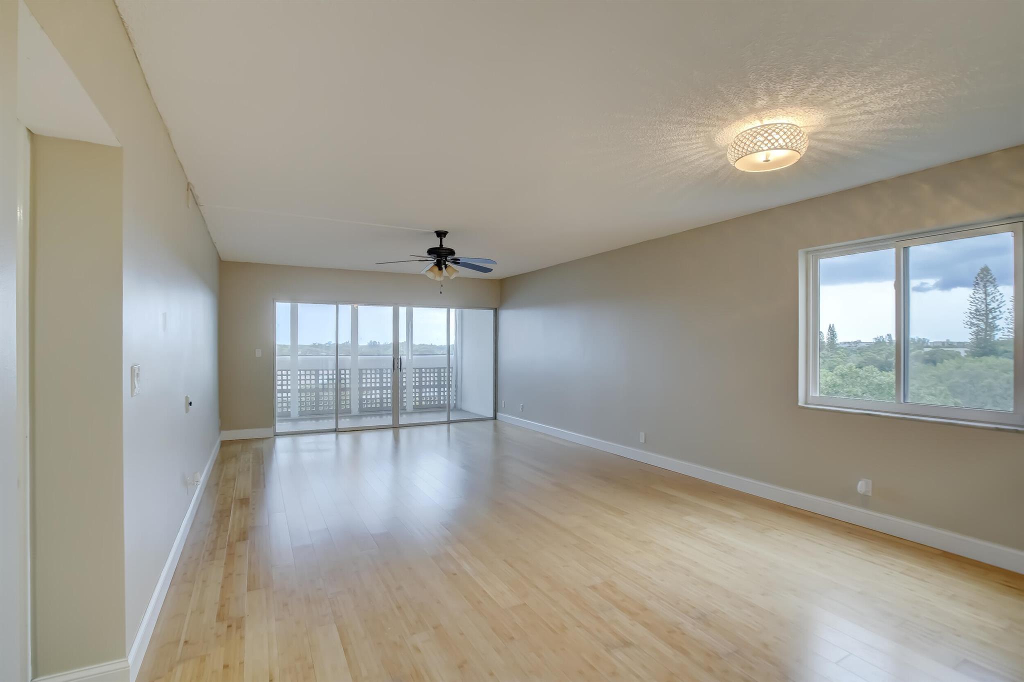 3301 Spanish Moss Terrace 607