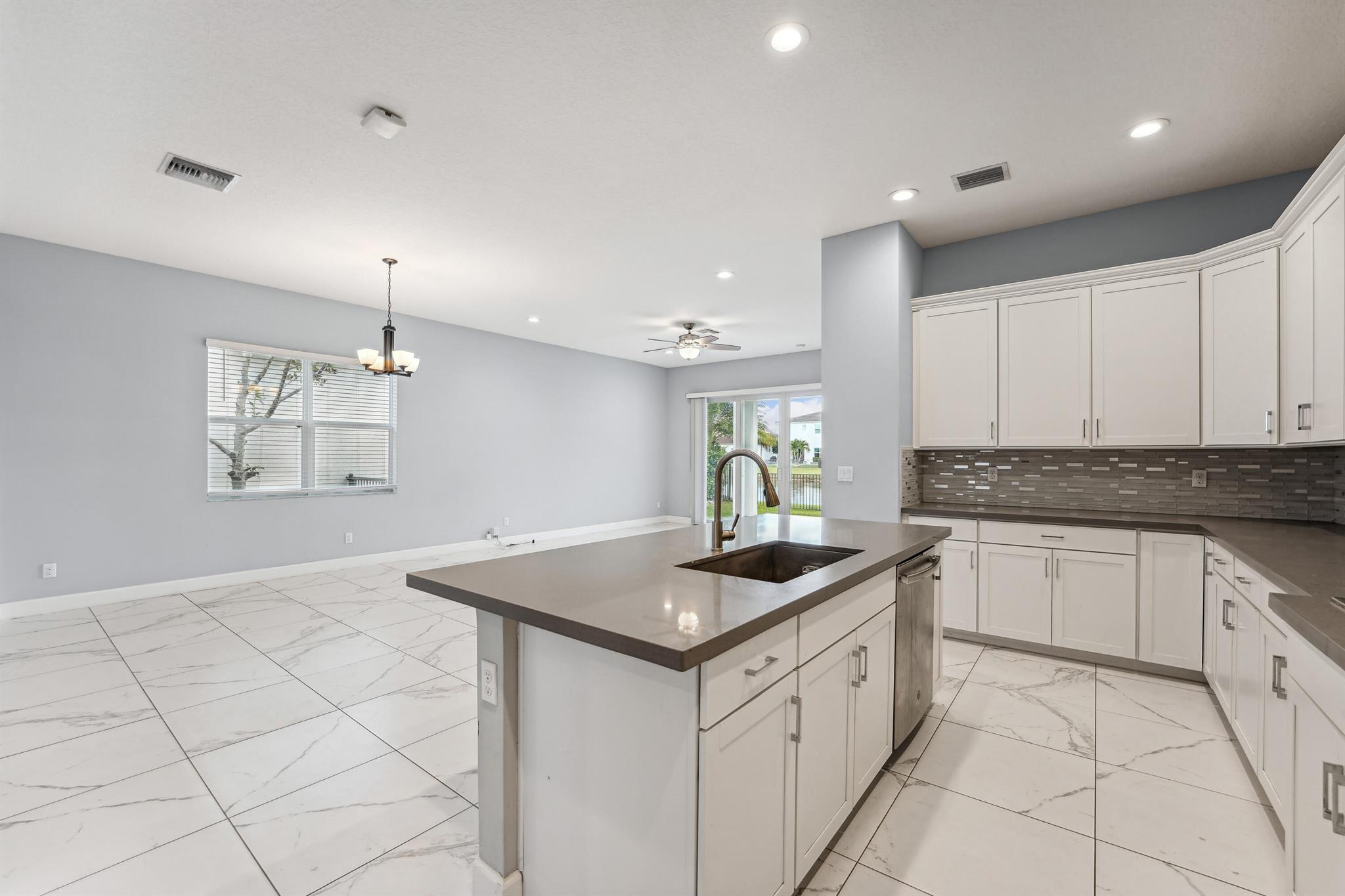 4805 Saddle Ranch Road