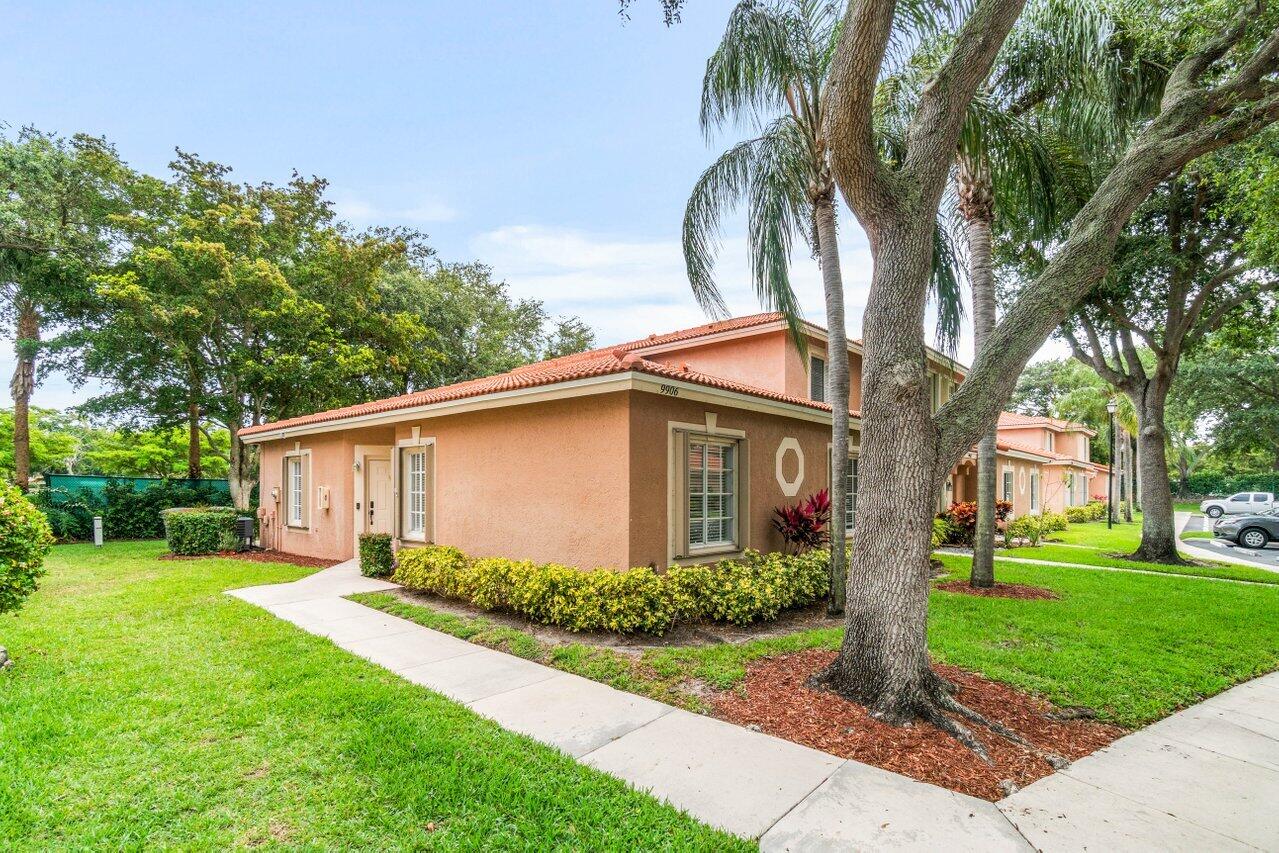 9906 Kamena Circle
