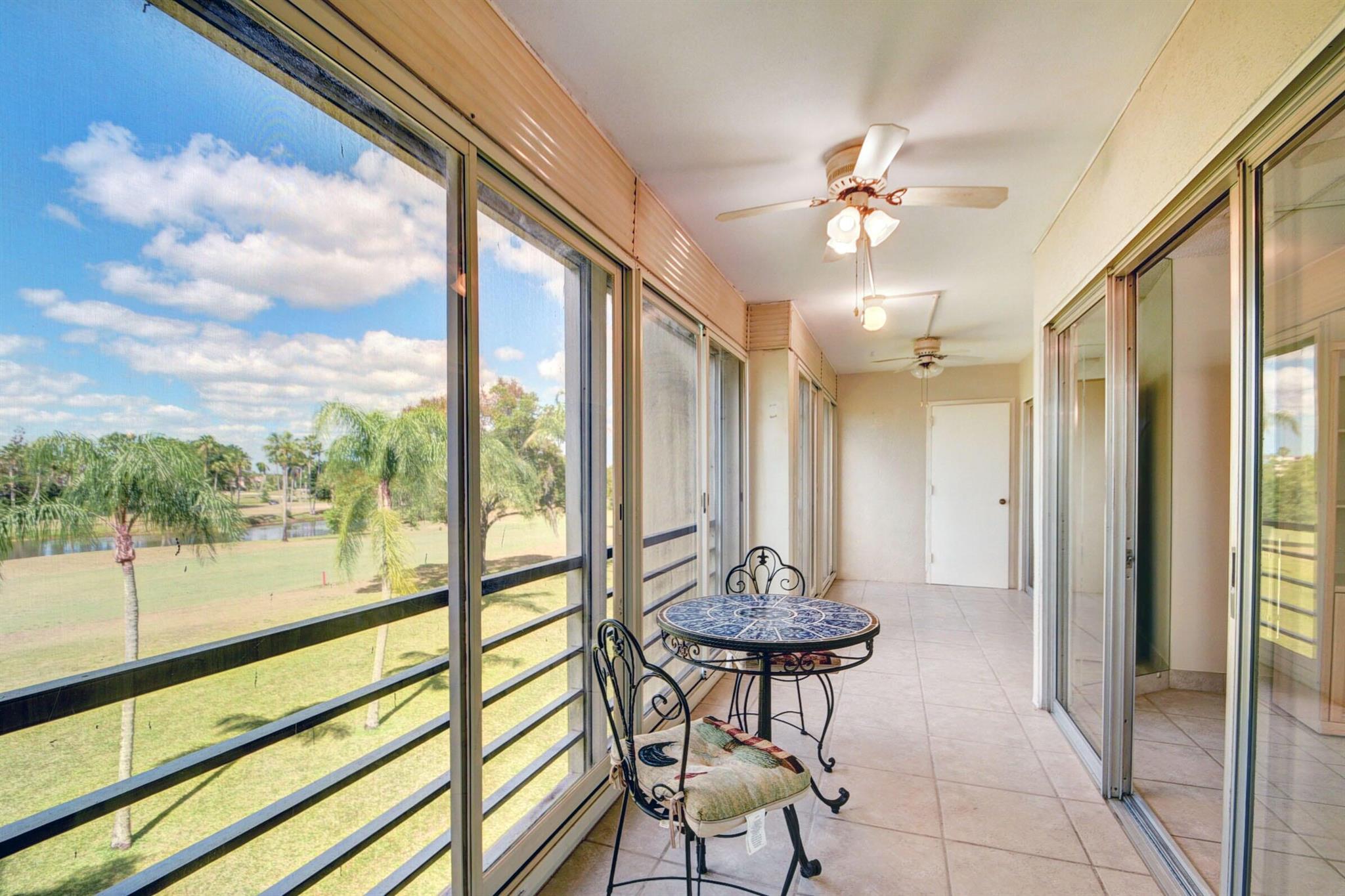 3959 Via Poinciana 301