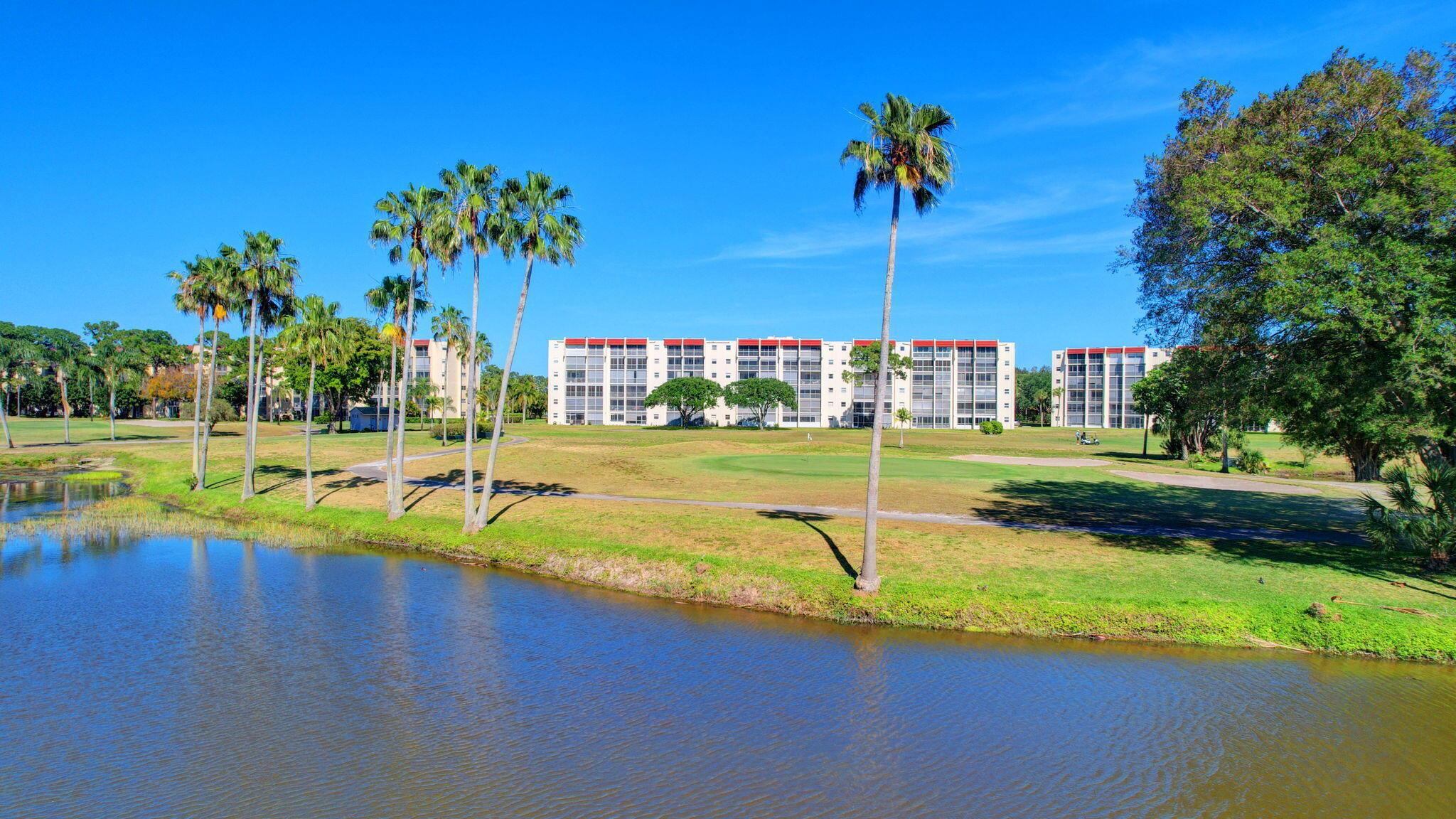 3959 Via Poinciana 301