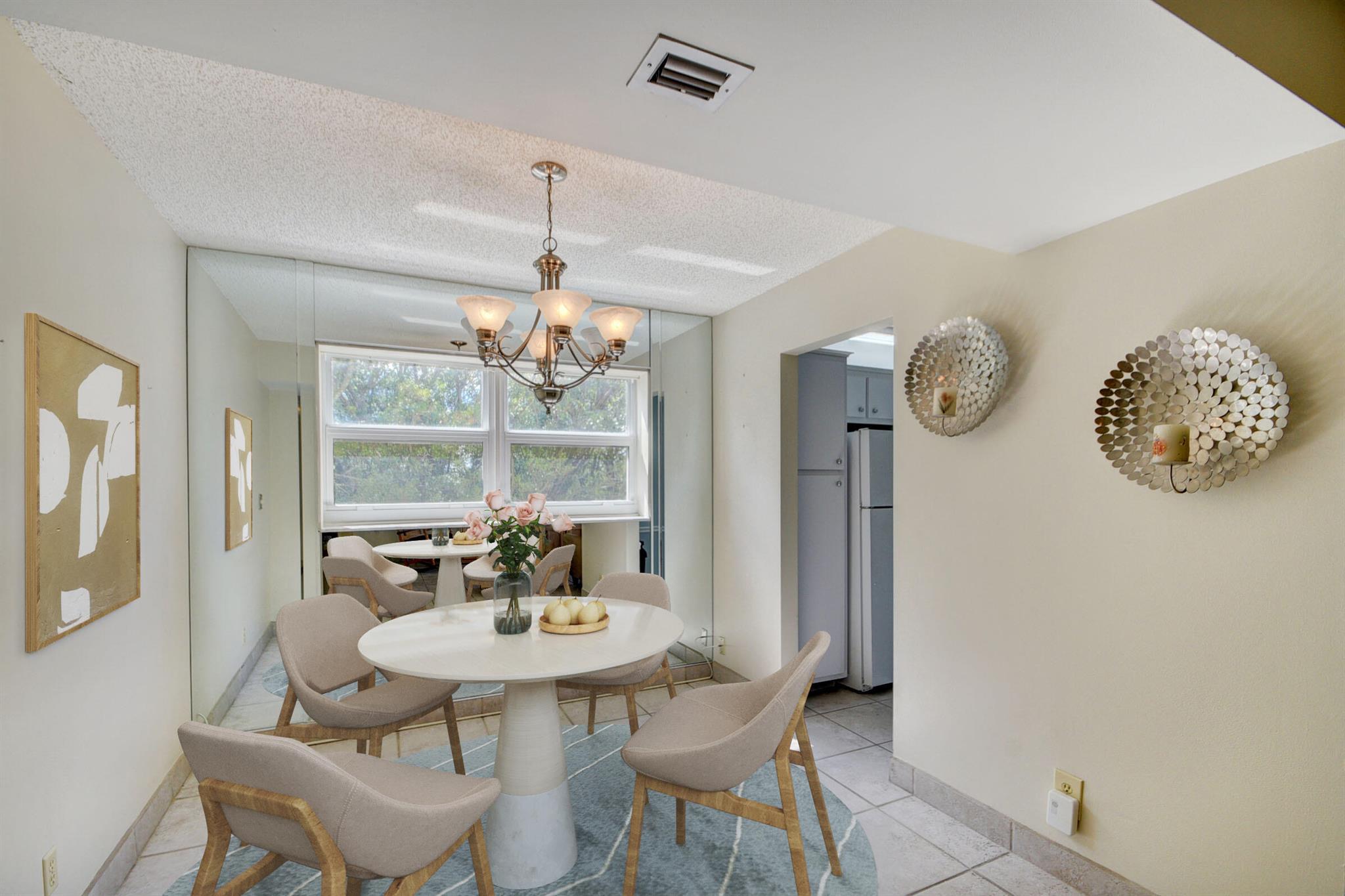 3959 Via Poinciana 301