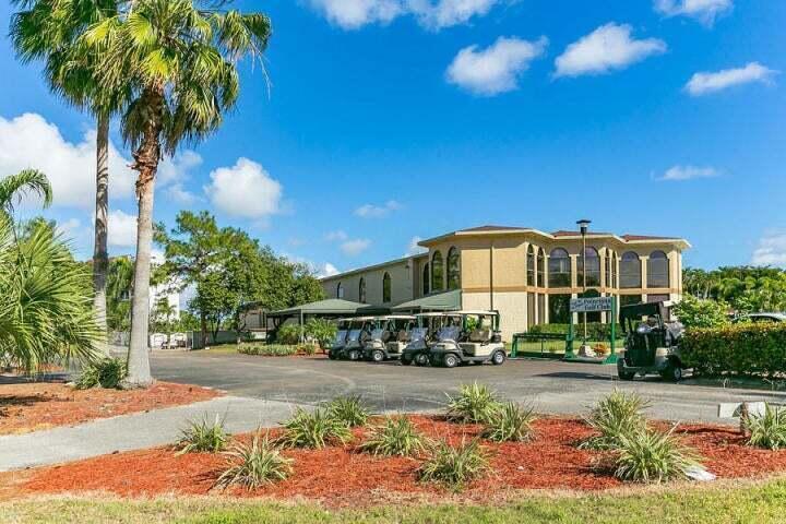 3959 Via Poinciana 301