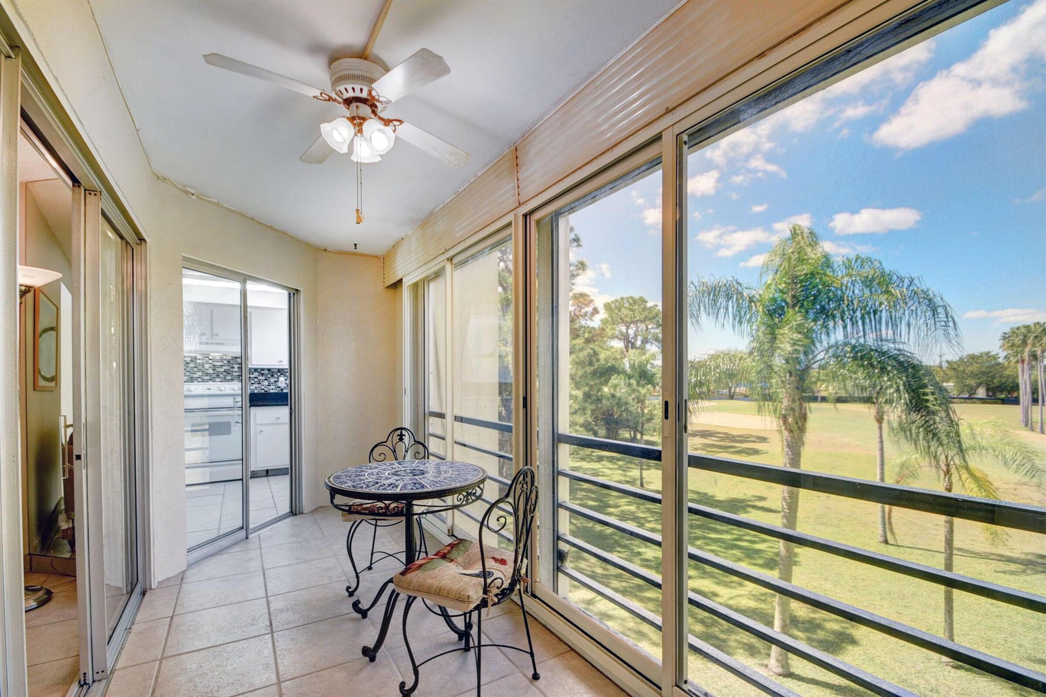 3959 Via Poinciana 301
