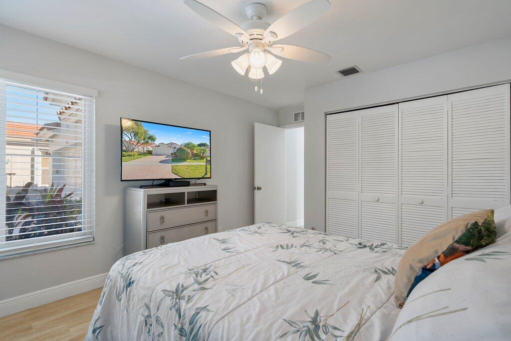 9879 Harbour Lake Circle
