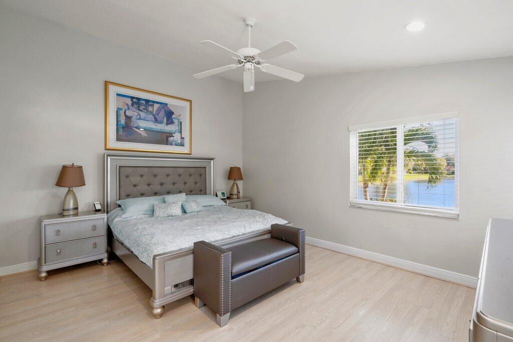 9879 Harbour Lake Circle