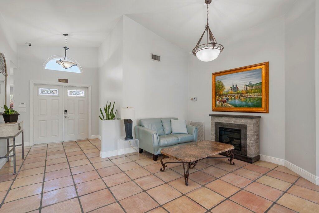 9879 Harbour Lake Circle