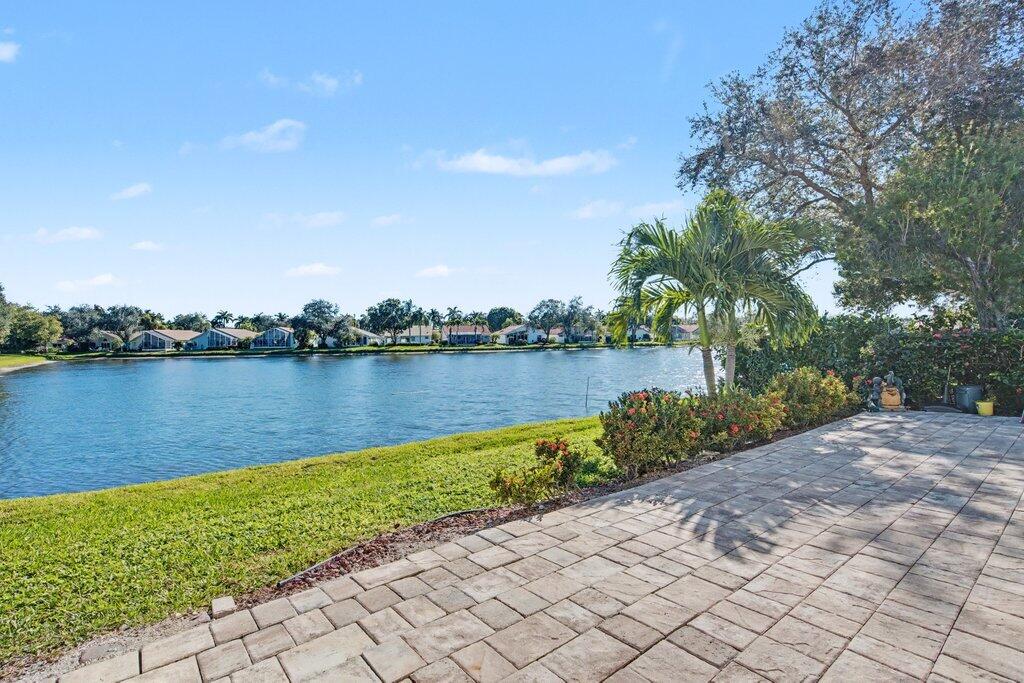 9879 Harbour Lake Circle