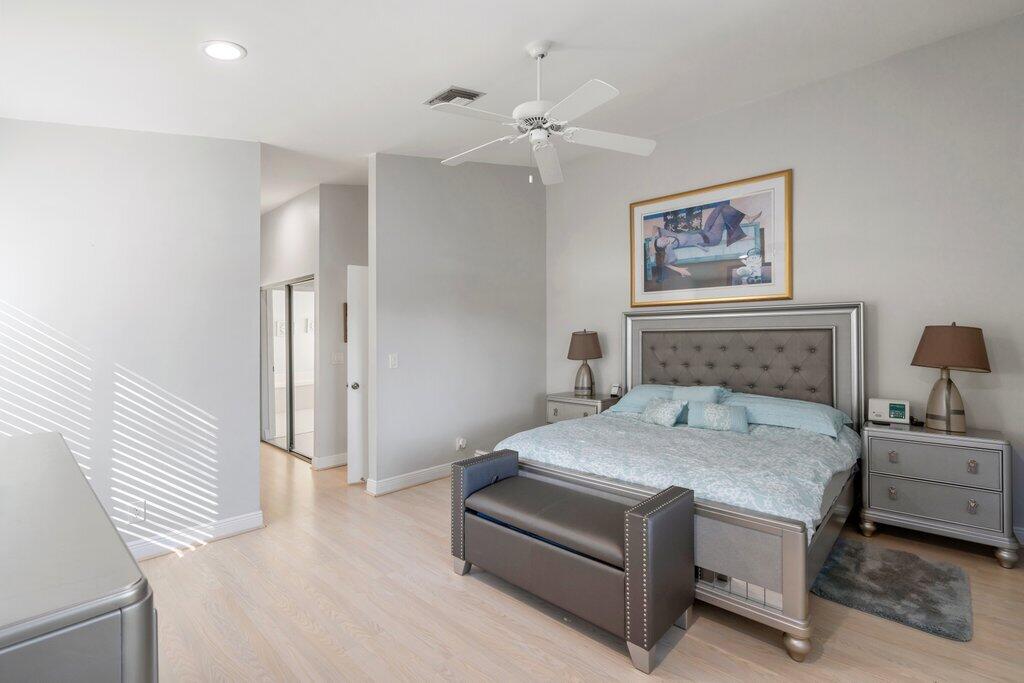 9879 Harbour Lake Circle