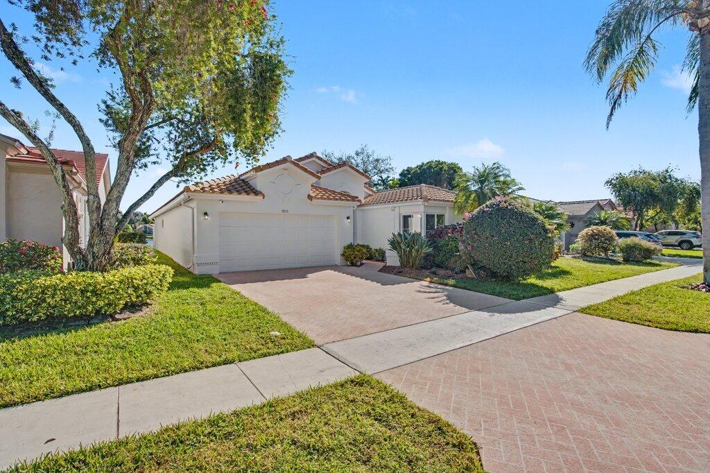 9879 Harbour Lake Circle