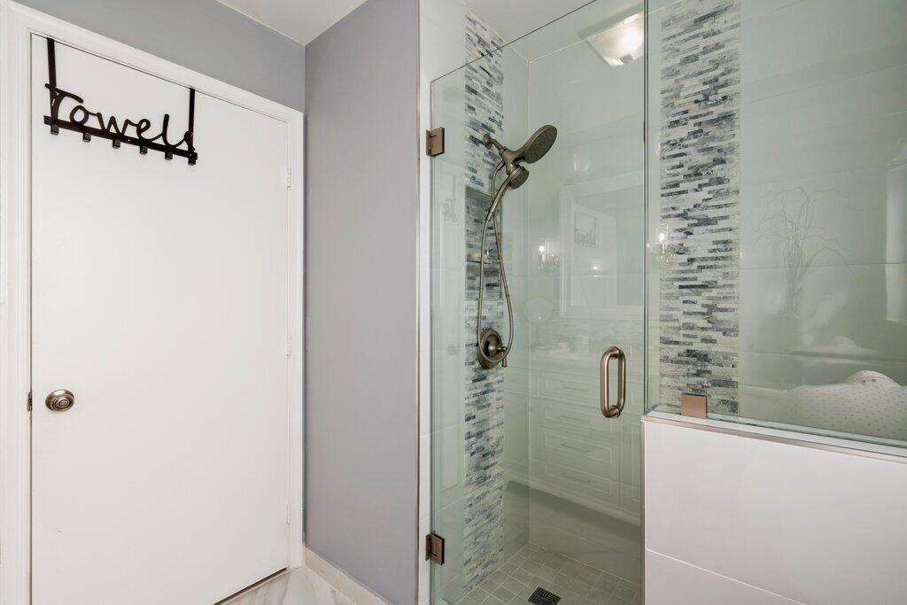 9879 Harbour Lake Circle